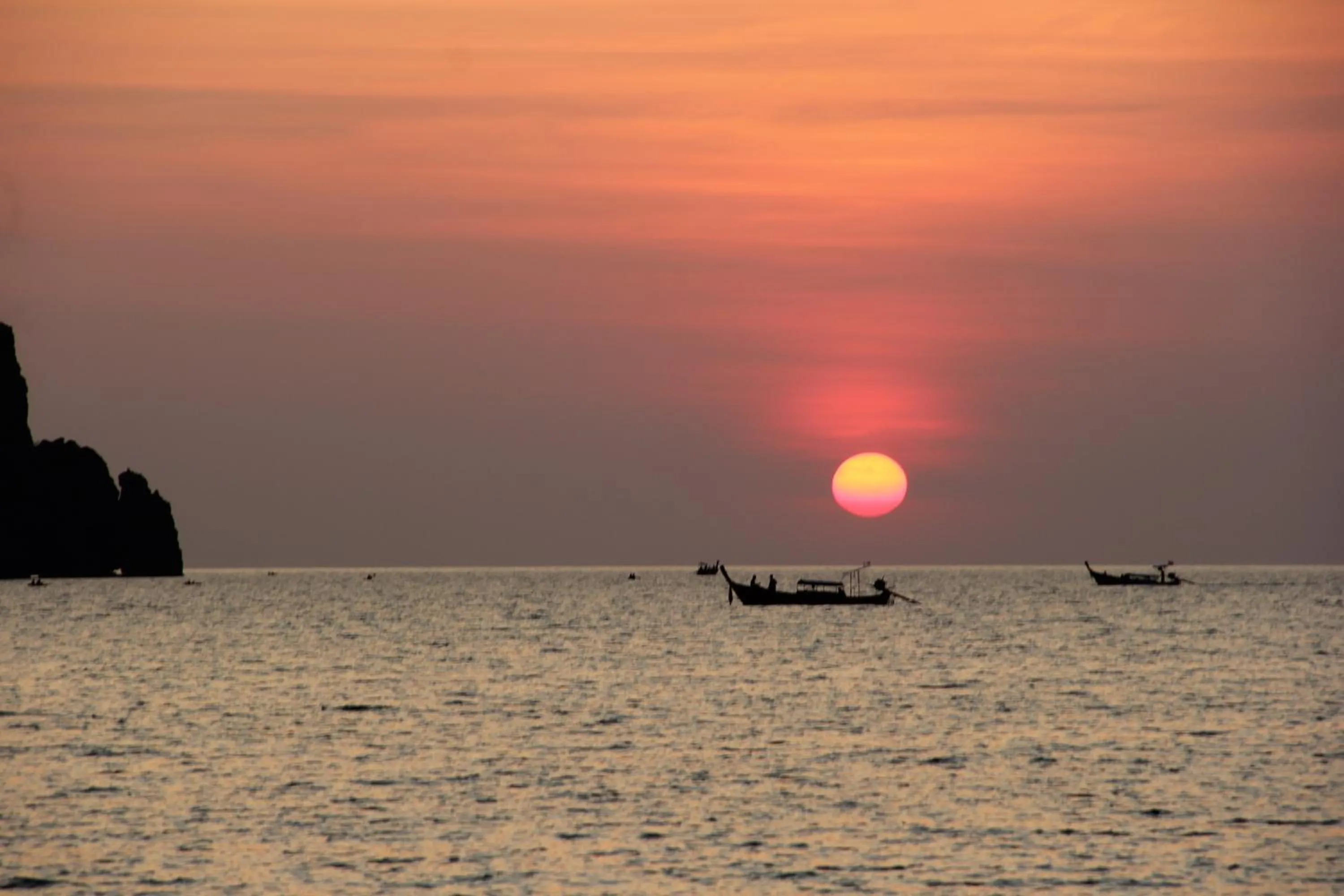 Sunset in Phi Phi Seaside Bungalow