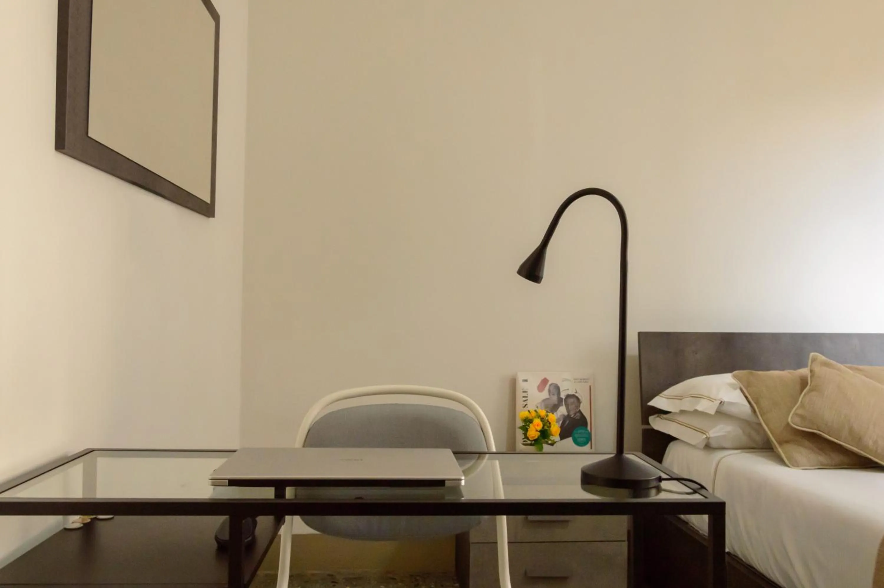 Bed in Homelink Firenze - Charlotte