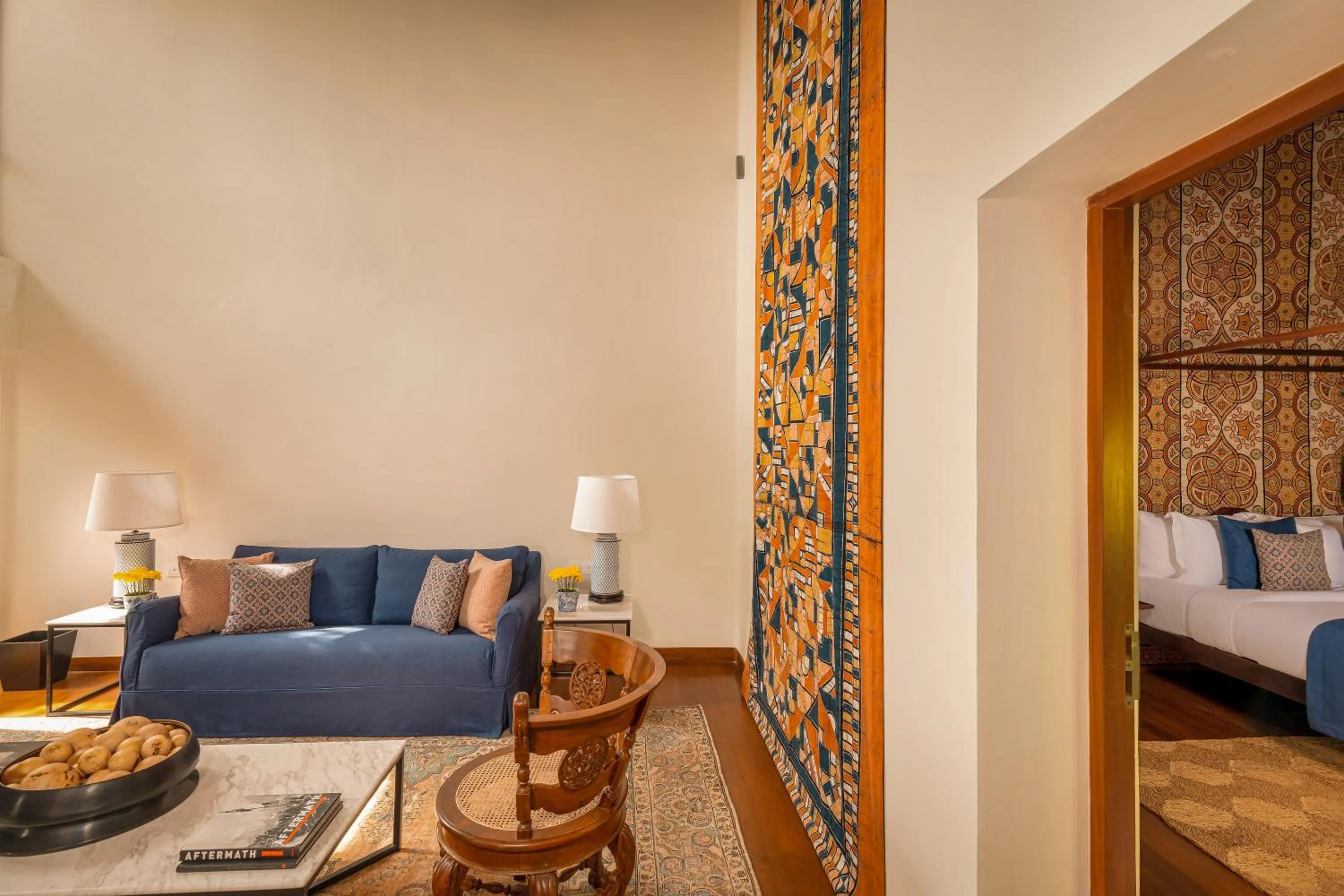 Living room, Bed in Ishq Colombo