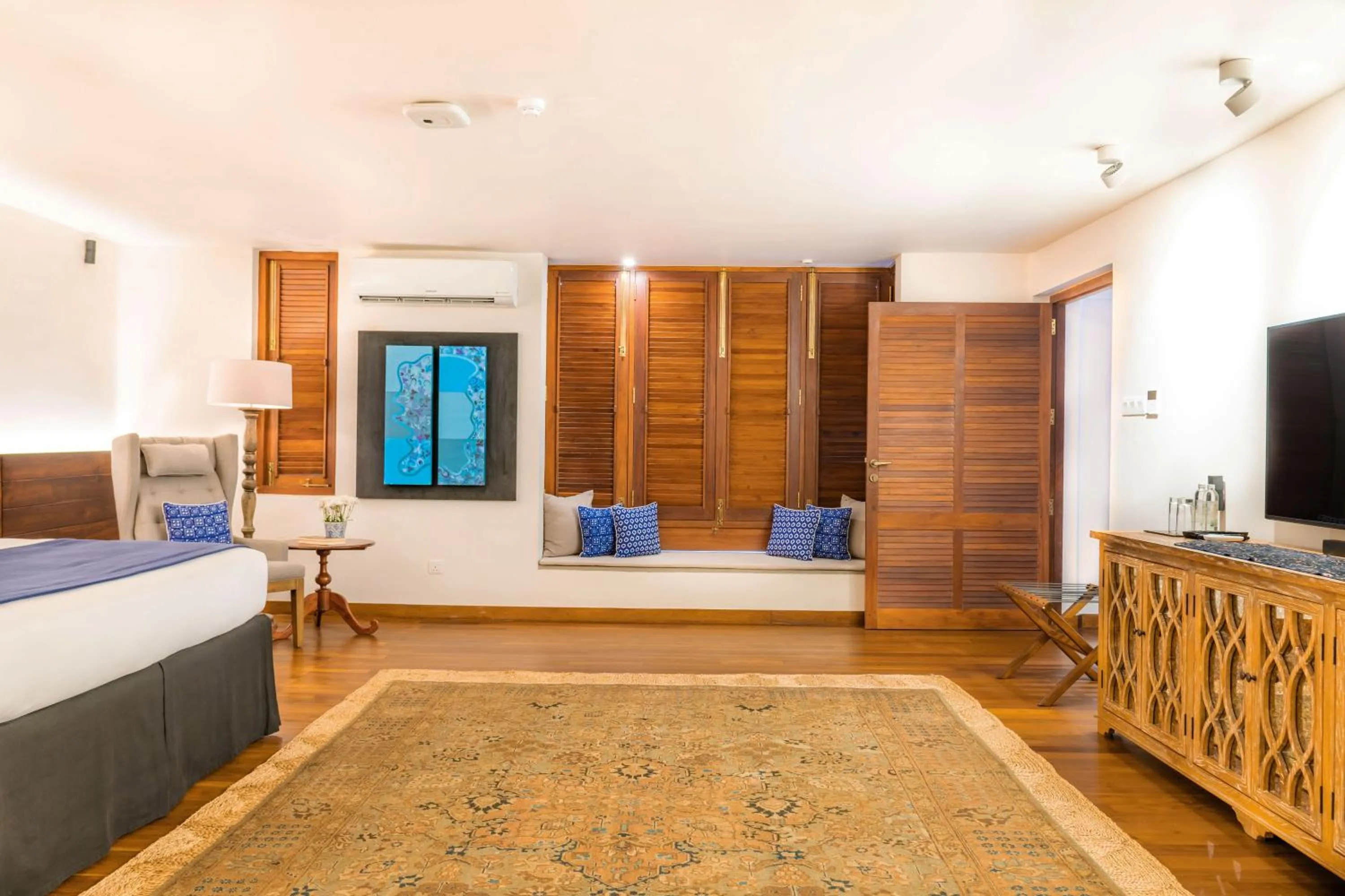 Bedroom, Bed in Ishq Colombo