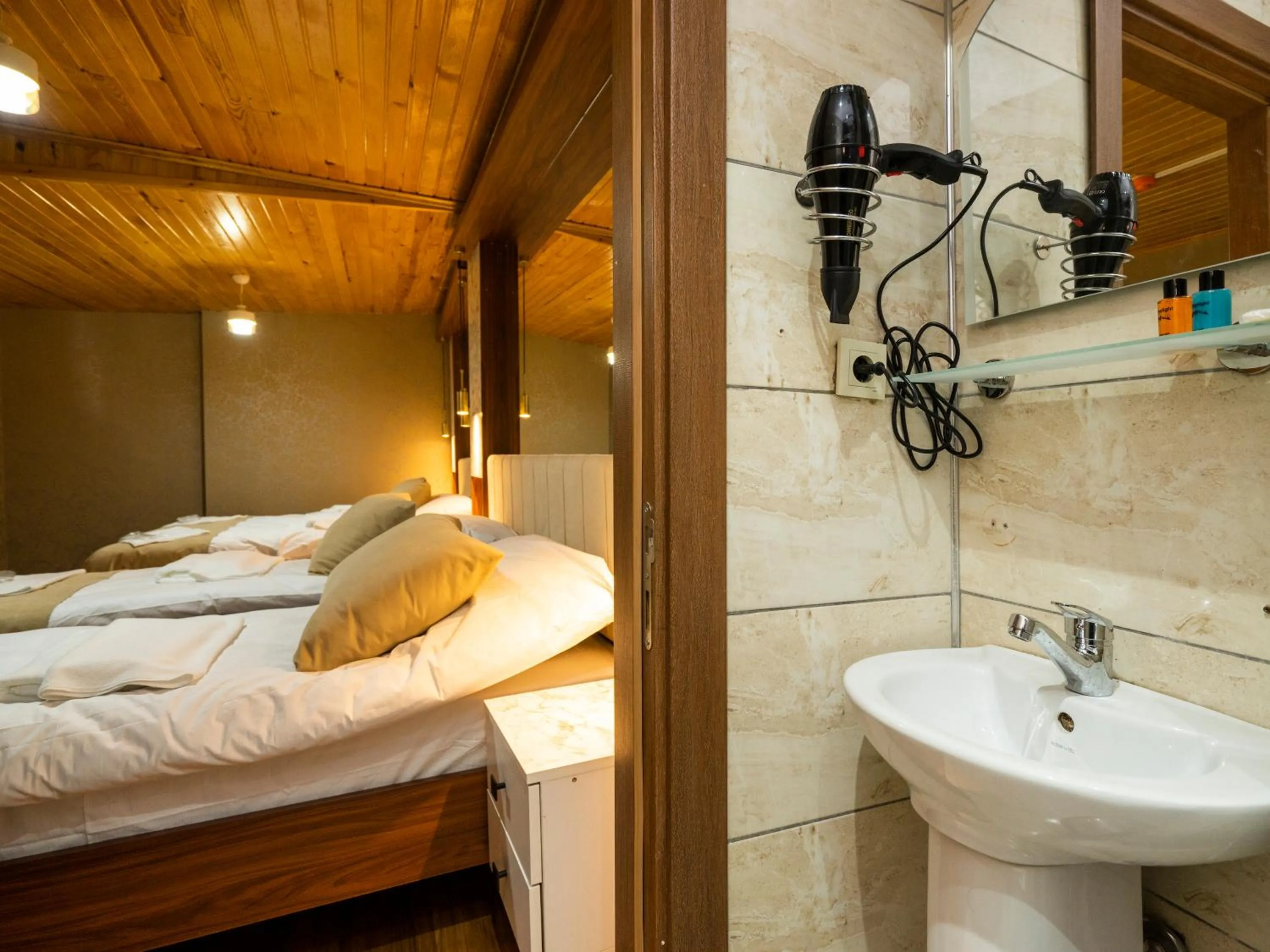 Toilet, Bed in Candy Hotel