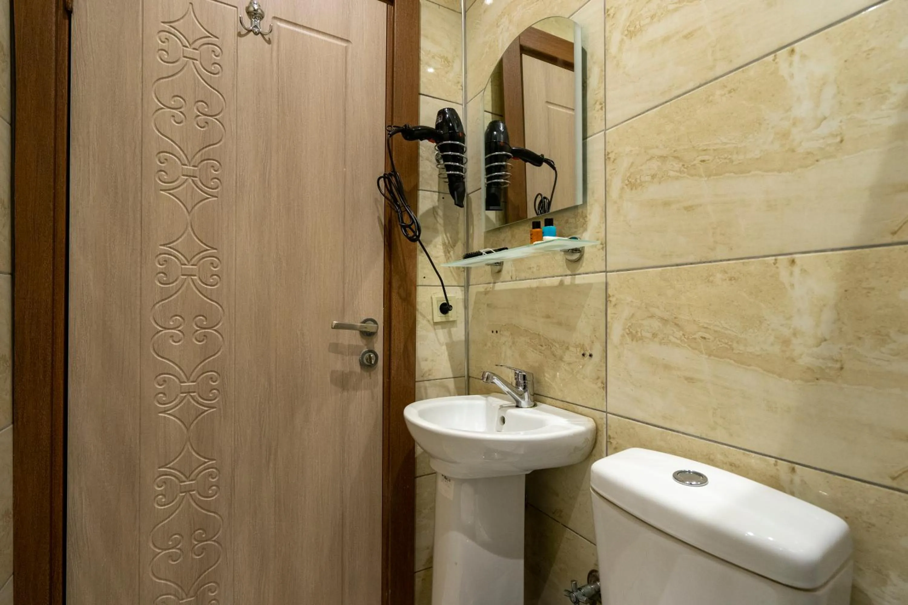 Toilet in Candy Hotel