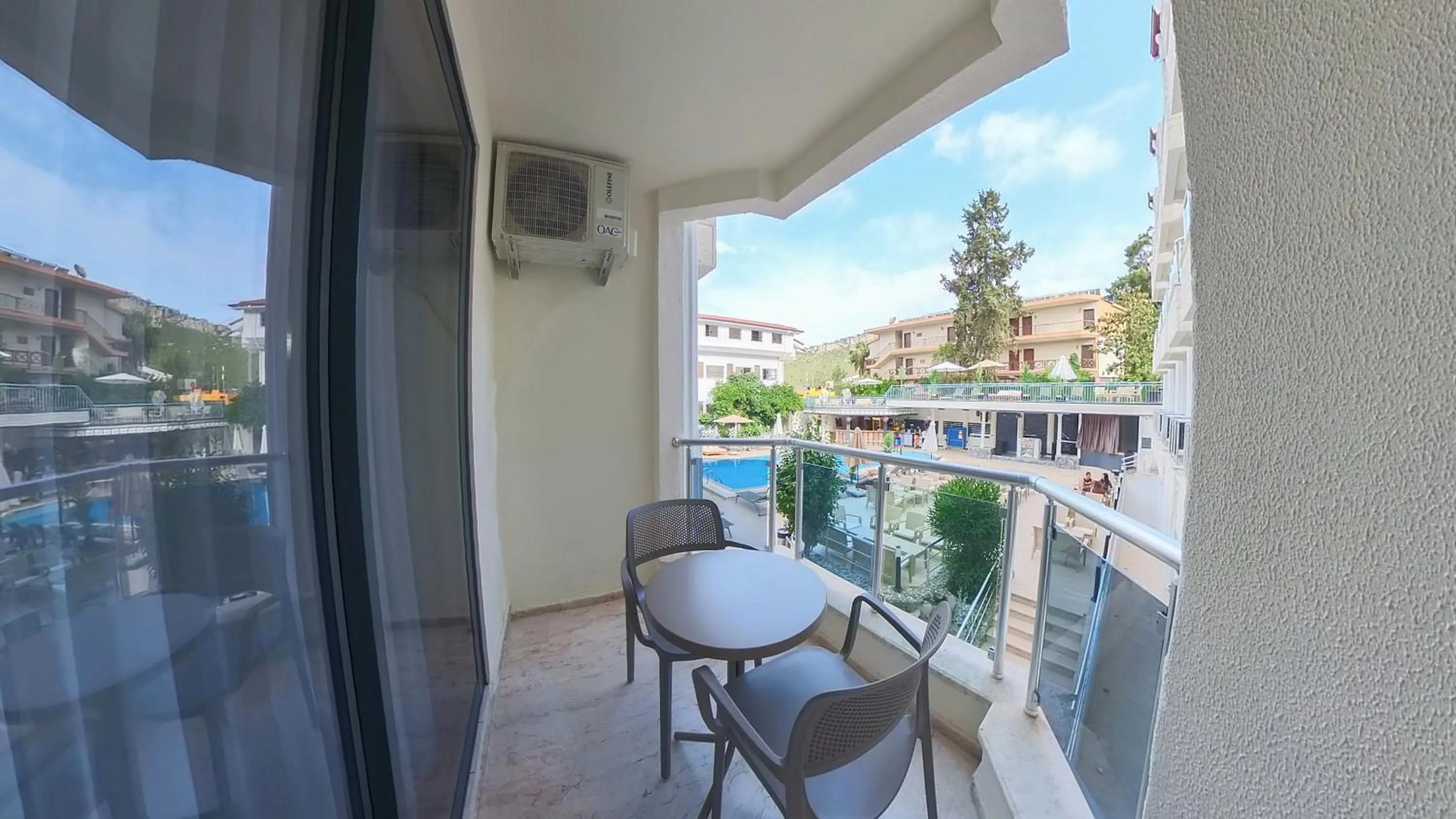 Balcony/Terrace in Mr Crane Hotel