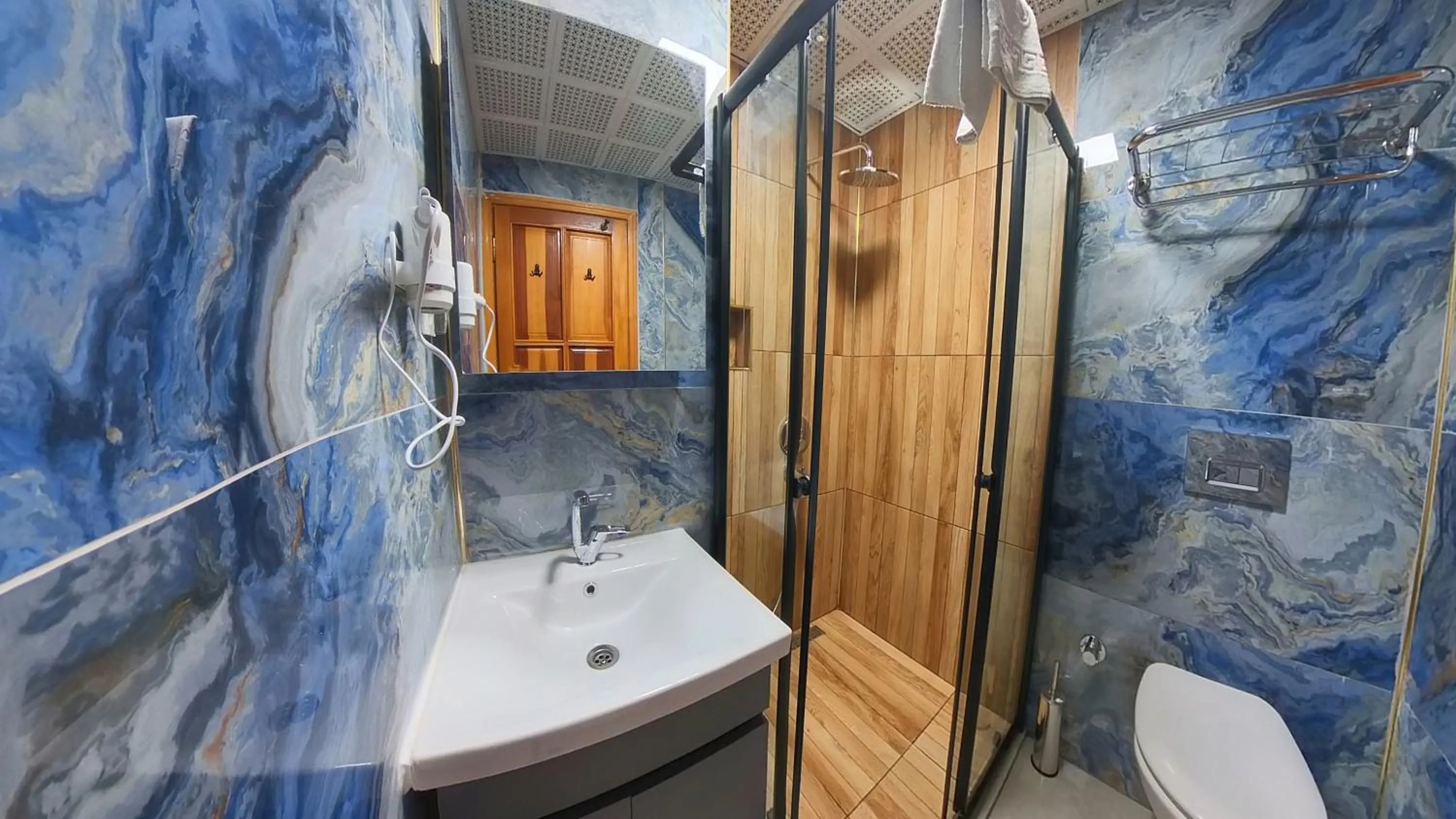 Shower in Mr Crane Hotel