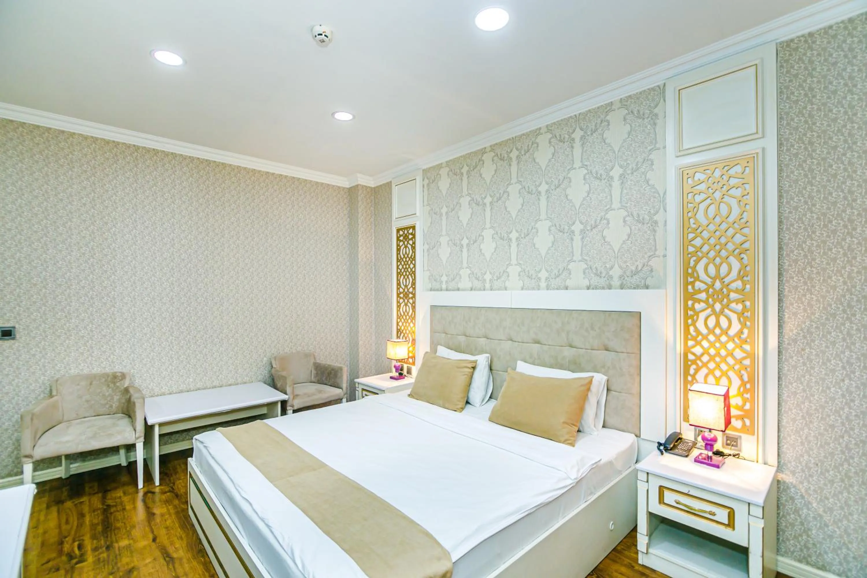 Bedroom, Bed in Maris Hotel Baku