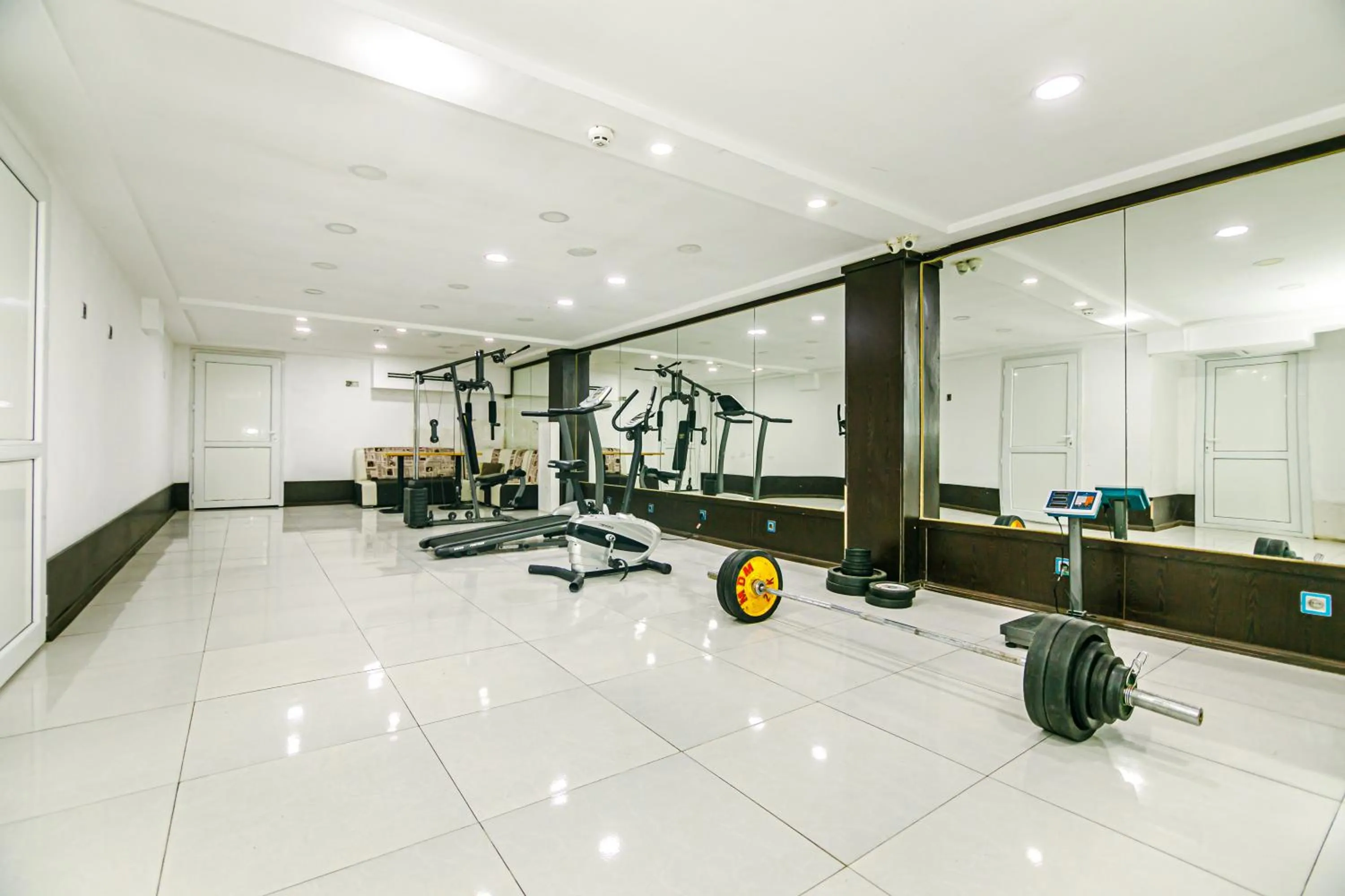 Fitness centre/facilities in Maris Hotel Baku