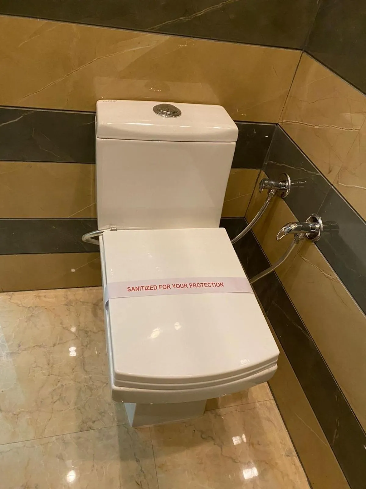 Bathroom in Crescent Inn