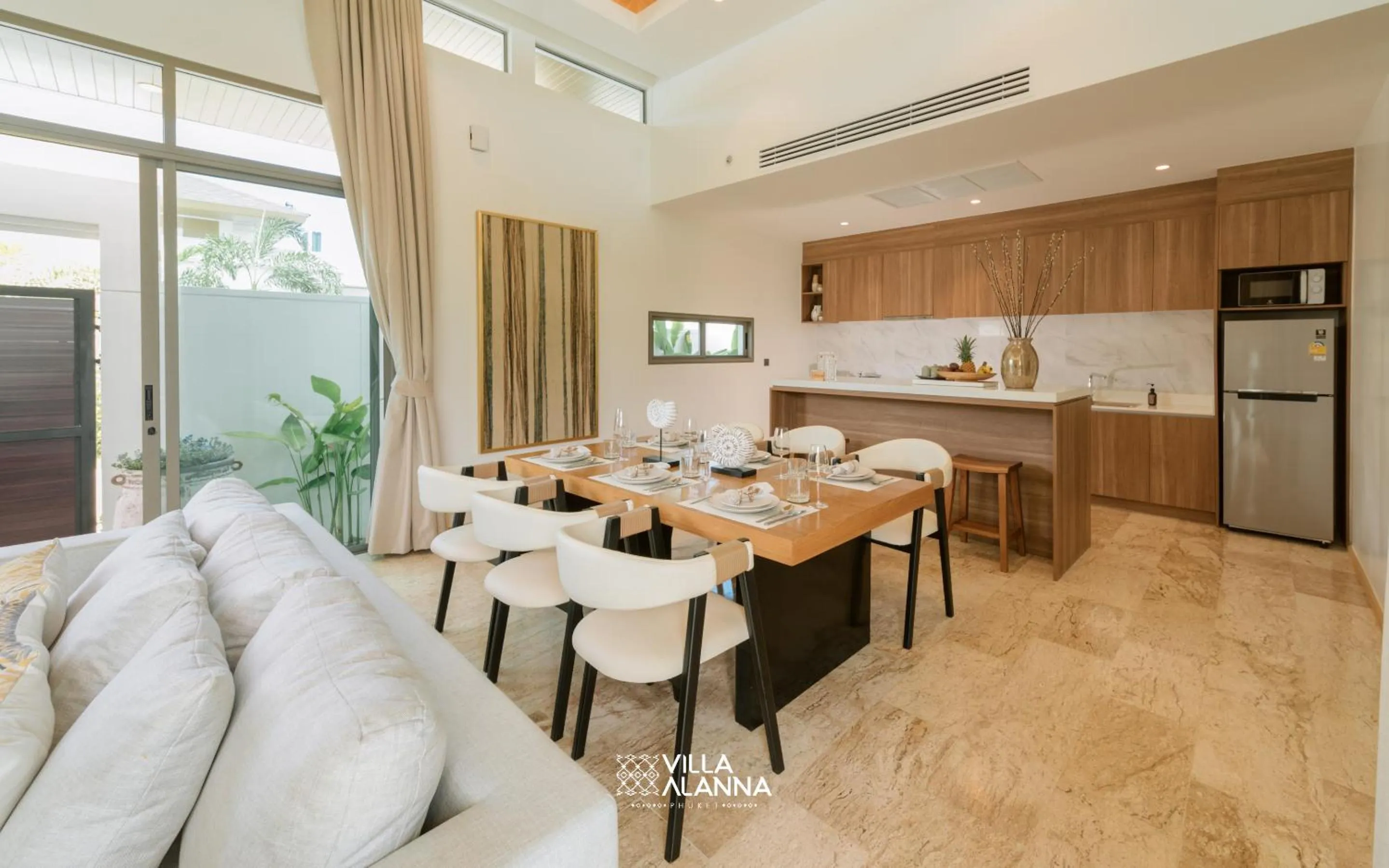 Kitchen or kitchenette in Villa Alanna Phuket
