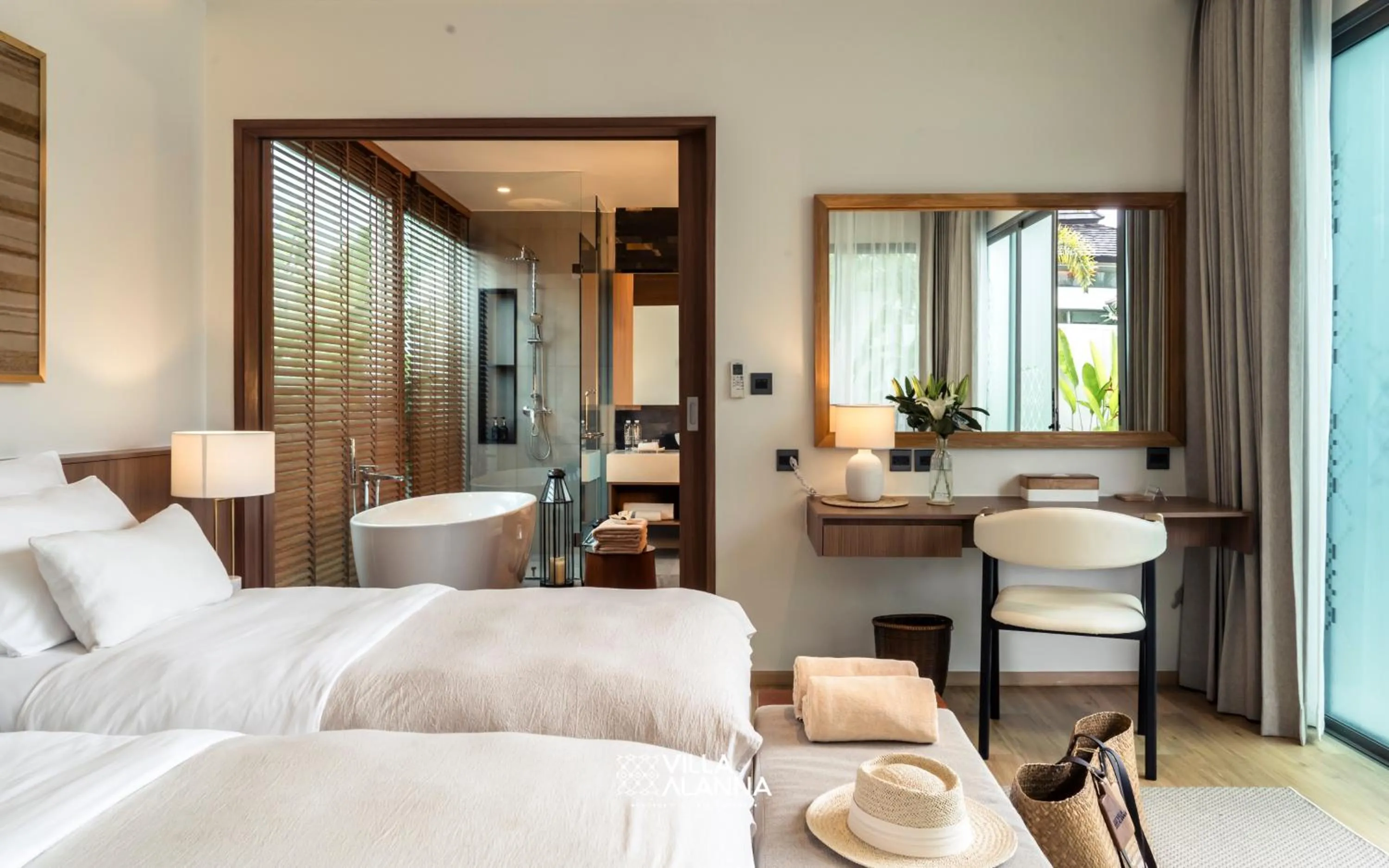 Bed in Villa Alanna Phuket