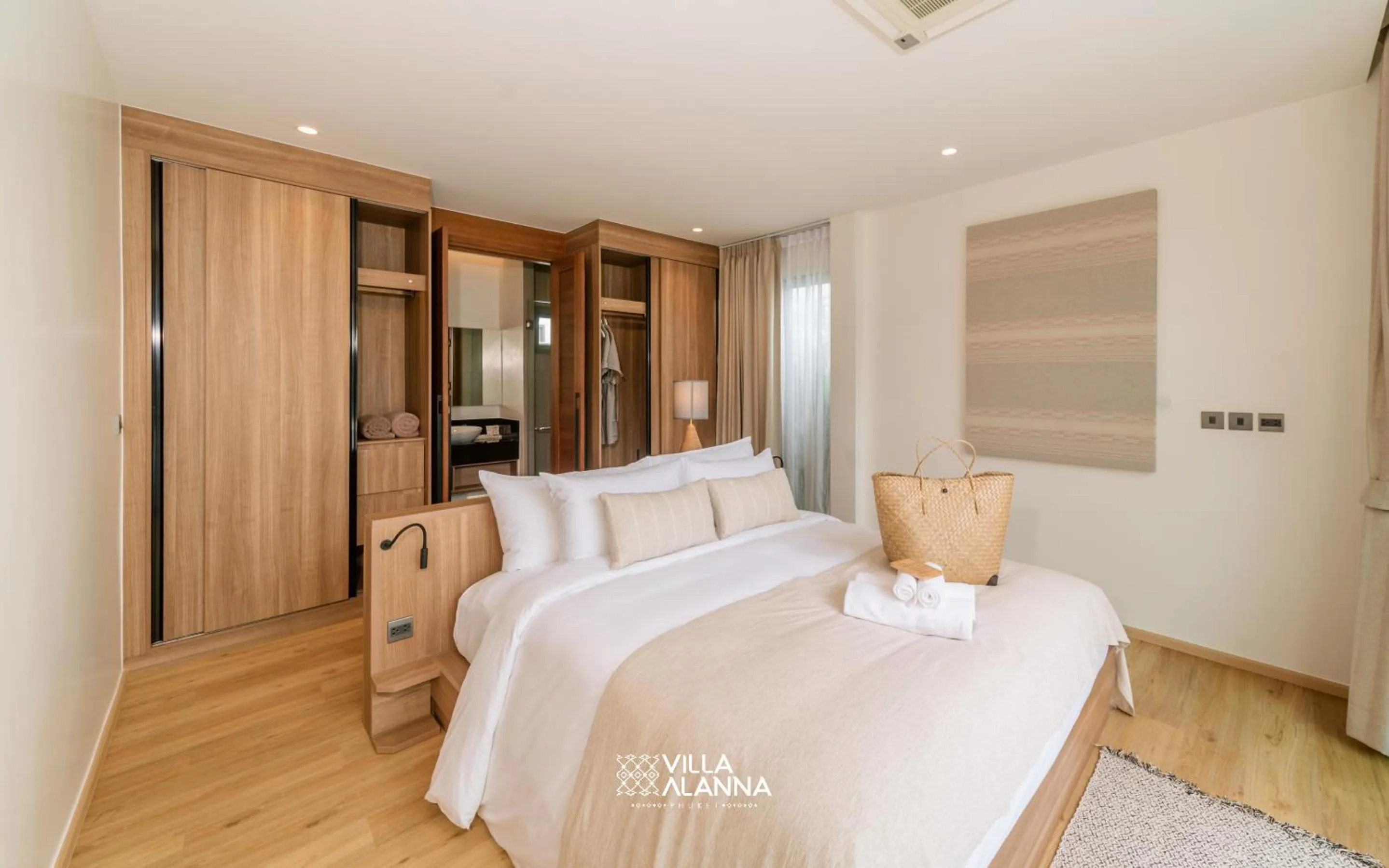 Bedroom, Bed in Villa Alanna Phuket