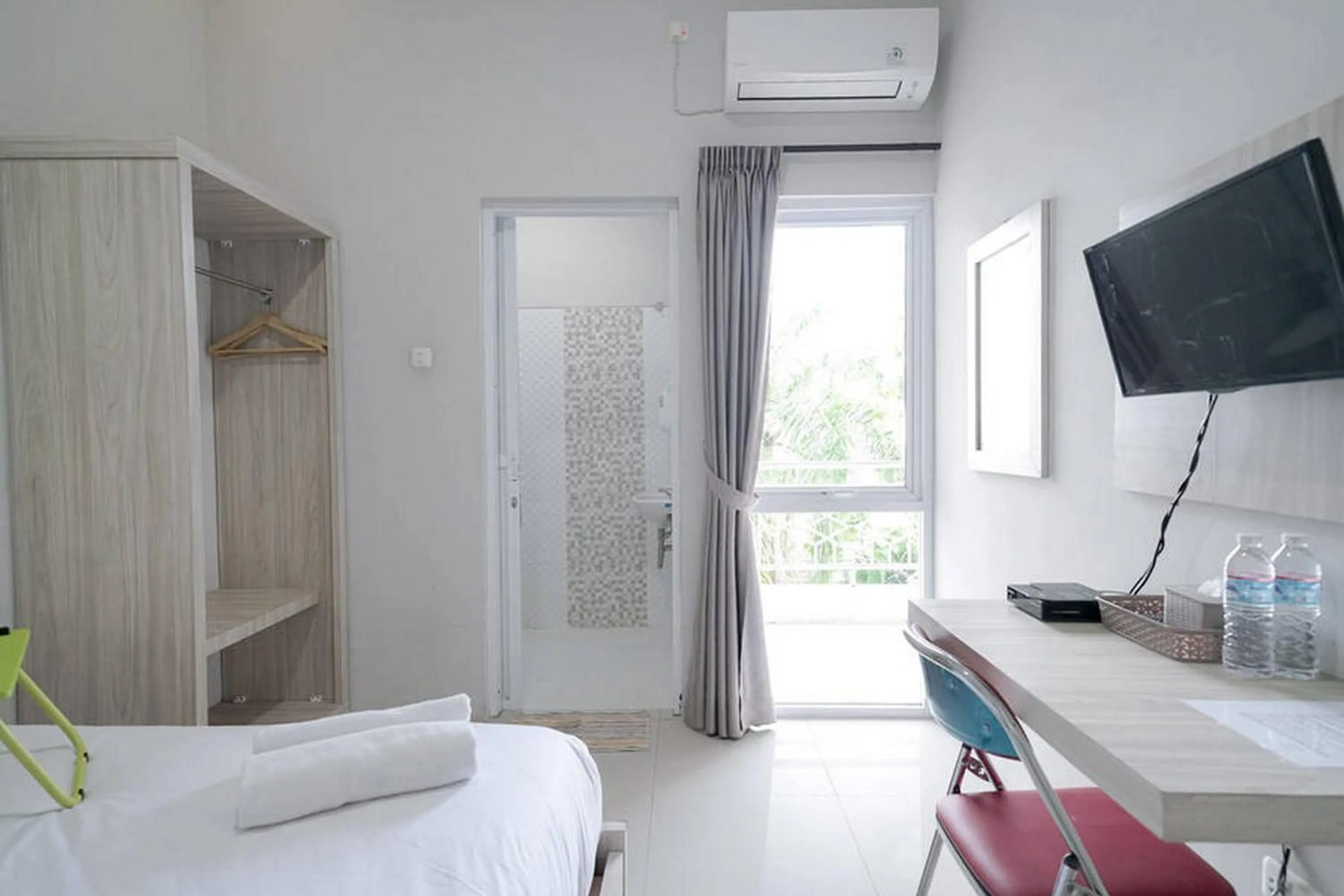 Bedroom, Bed in Urbanview Hotel Bari Syariah Palembang By RedDoorz