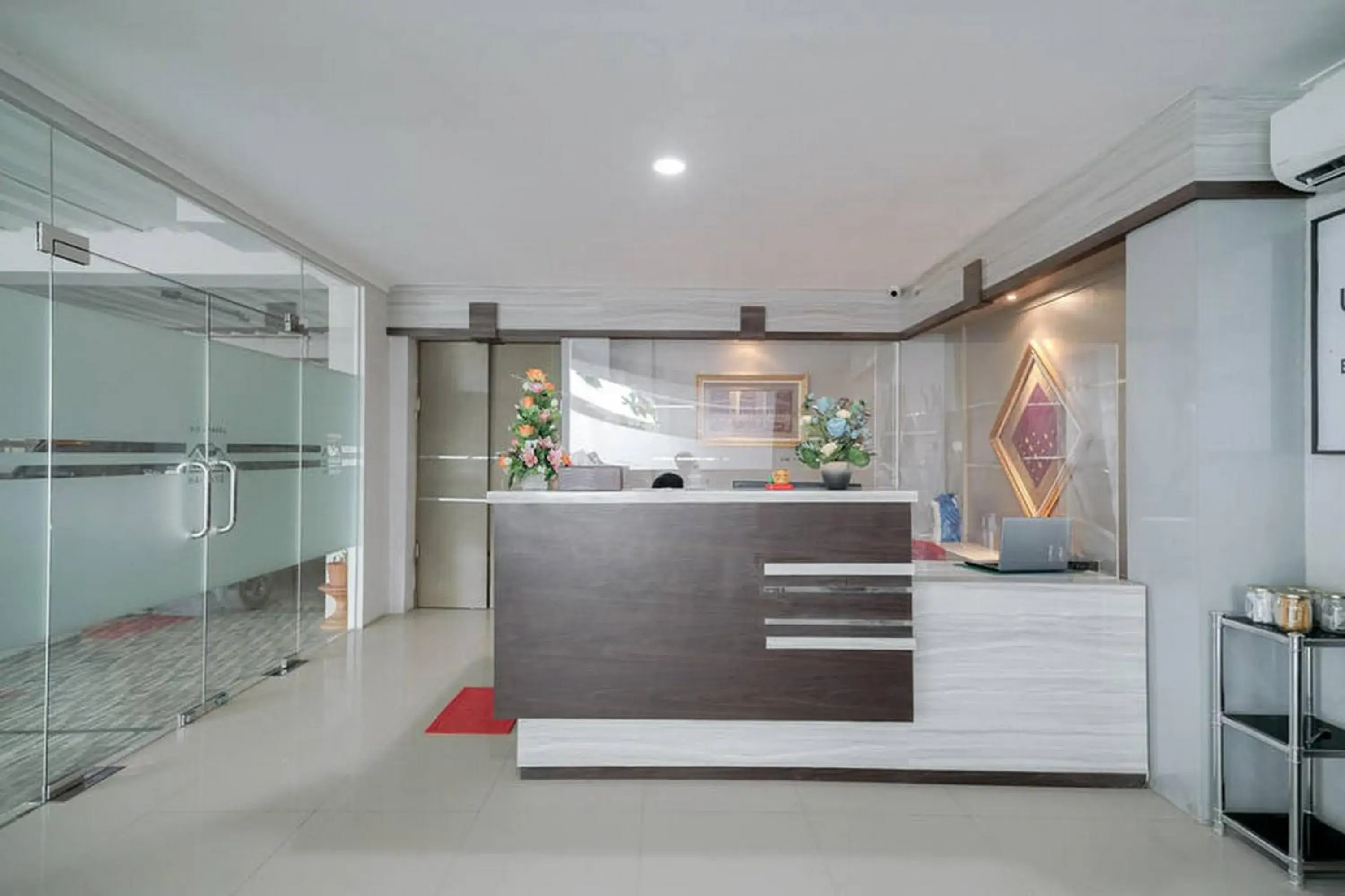 Urbanview Hotel Bari Syariah Palembang By RedDoorz Urbanview Hotel Bari Syariah Palembang By RedDoorz