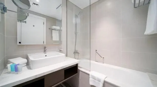 Damac Maison Prive Deluxe Studio with Water Canal View