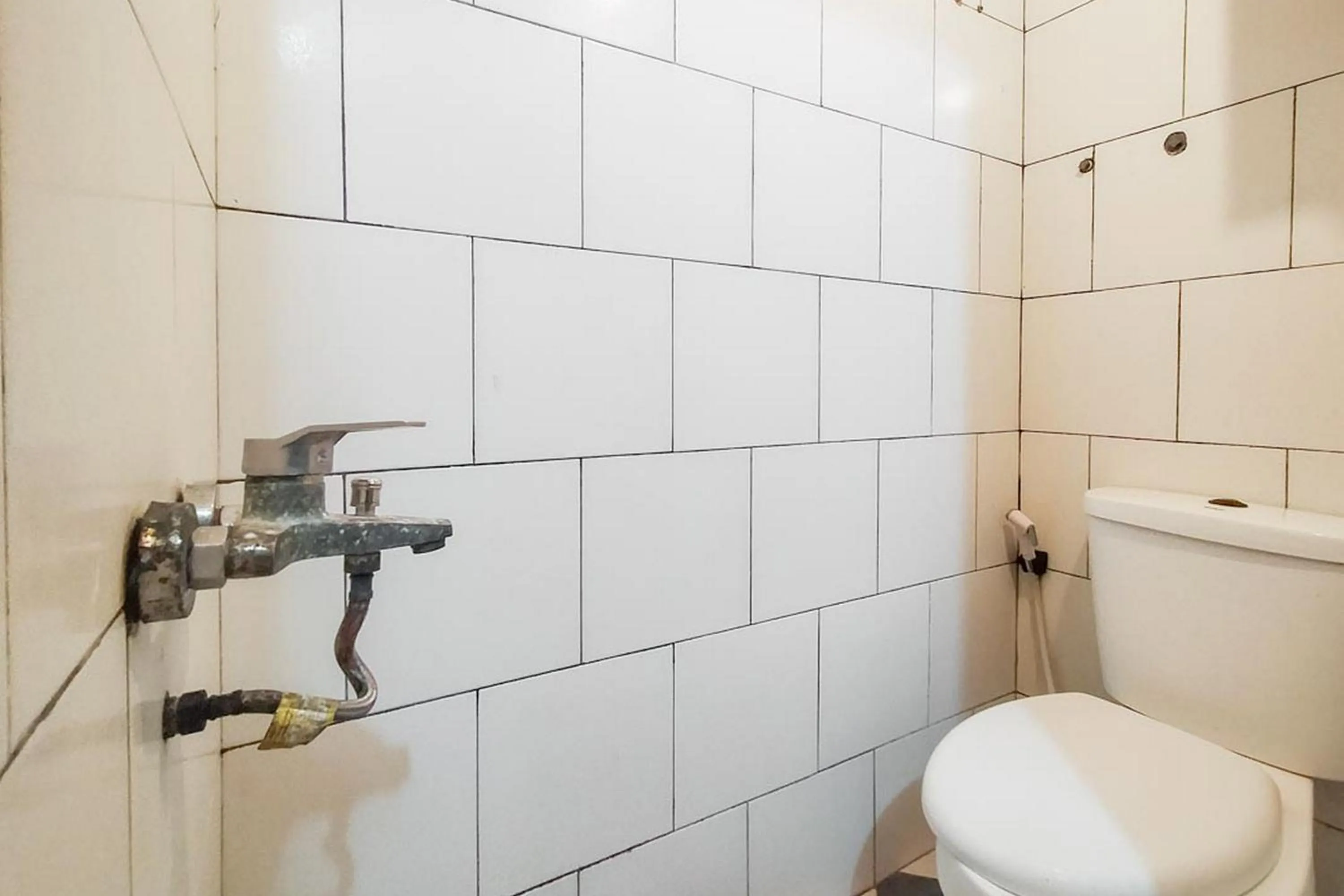 Bathroom in Swahouse Tanjung Priok Syariah Mitra RedDoorz