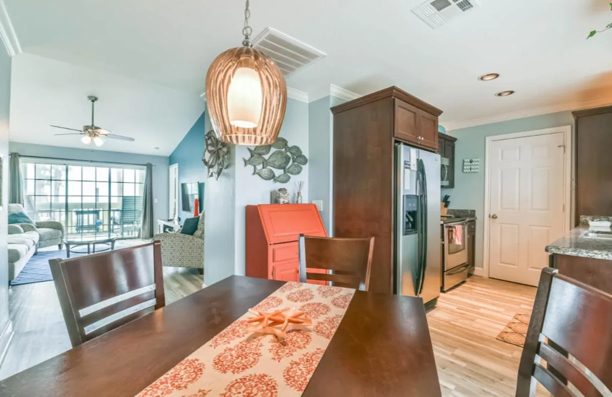 Kitchen or kitchenette in Island Getaway