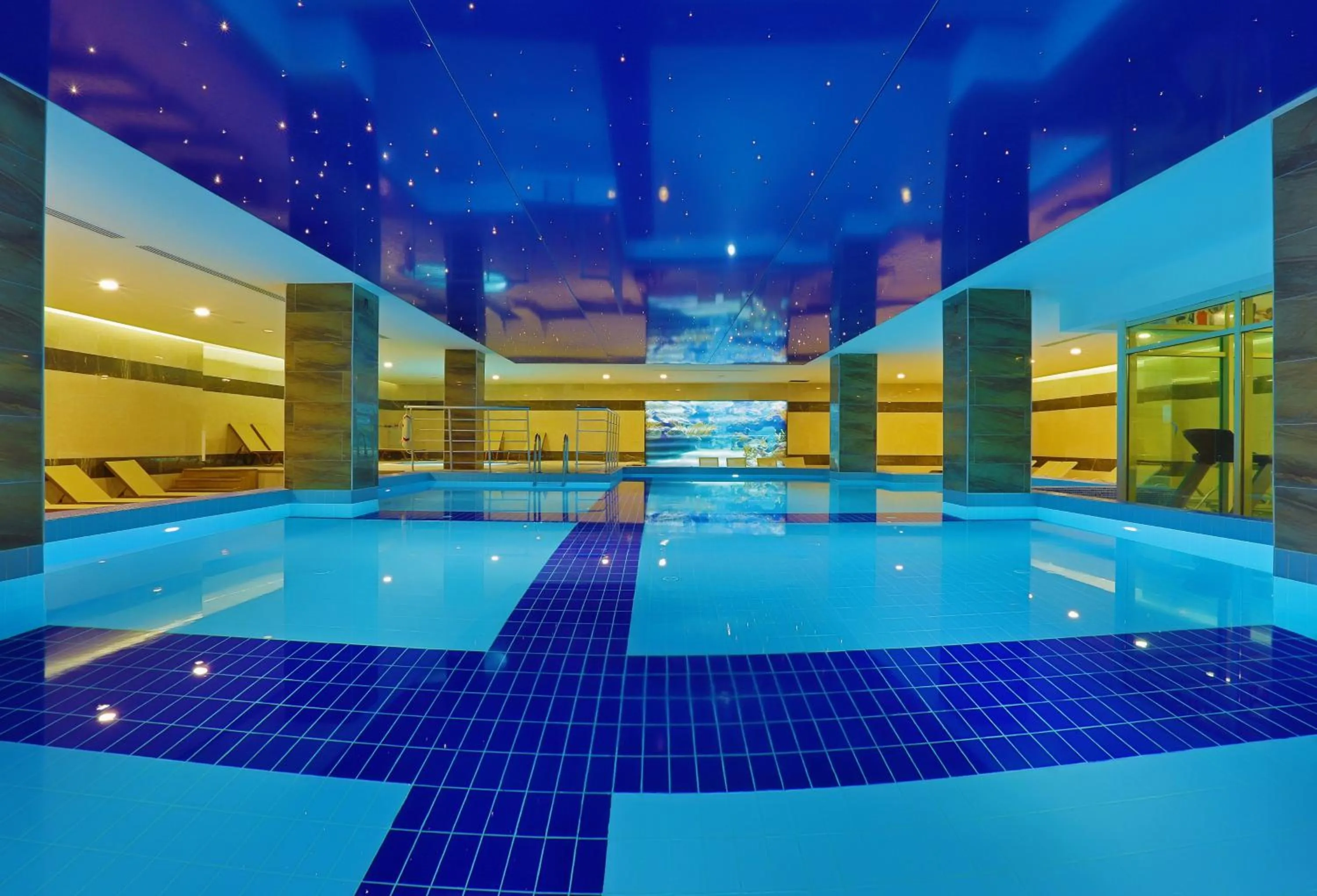 Swimming pool in Asteria Bloom Side