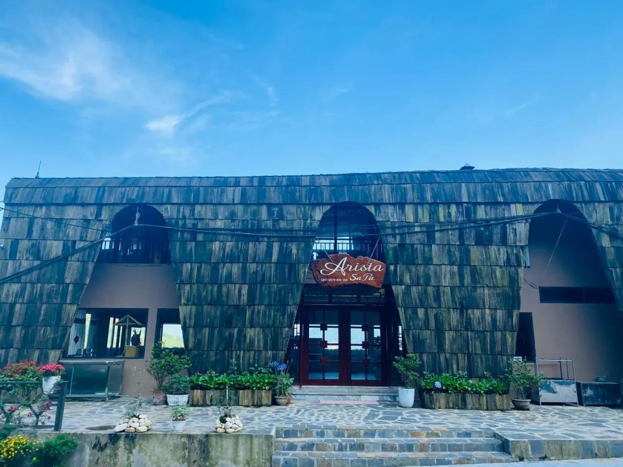 Property building in Arista Homestay