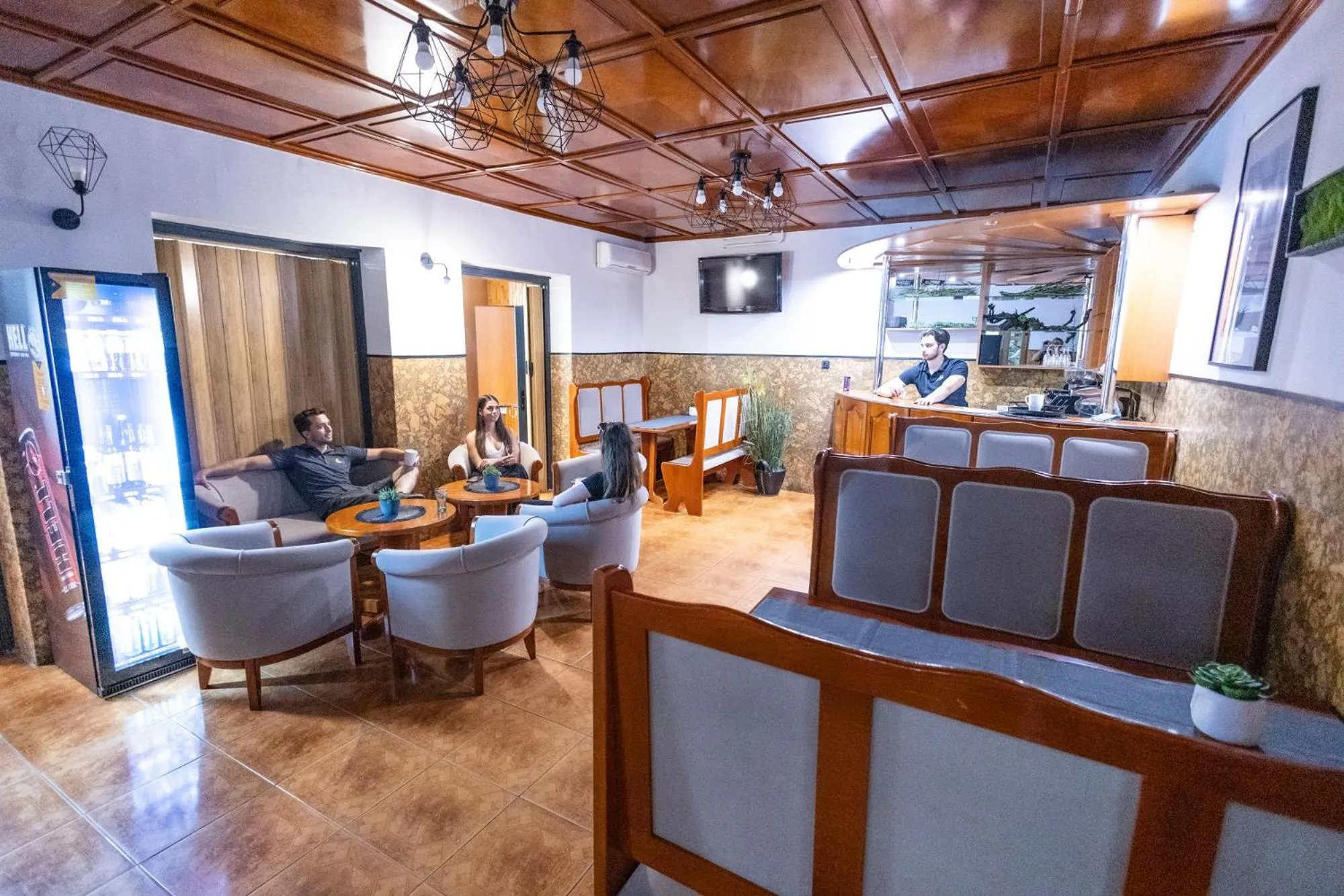 People in 4 Évszak Völgyhotel