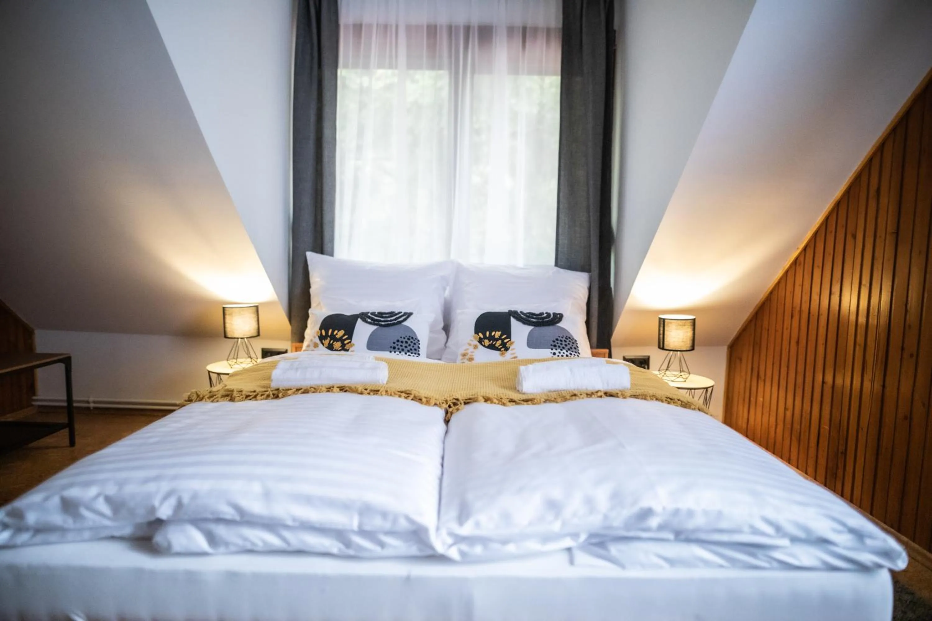 Bed in 4 Évszak Völgyhotel