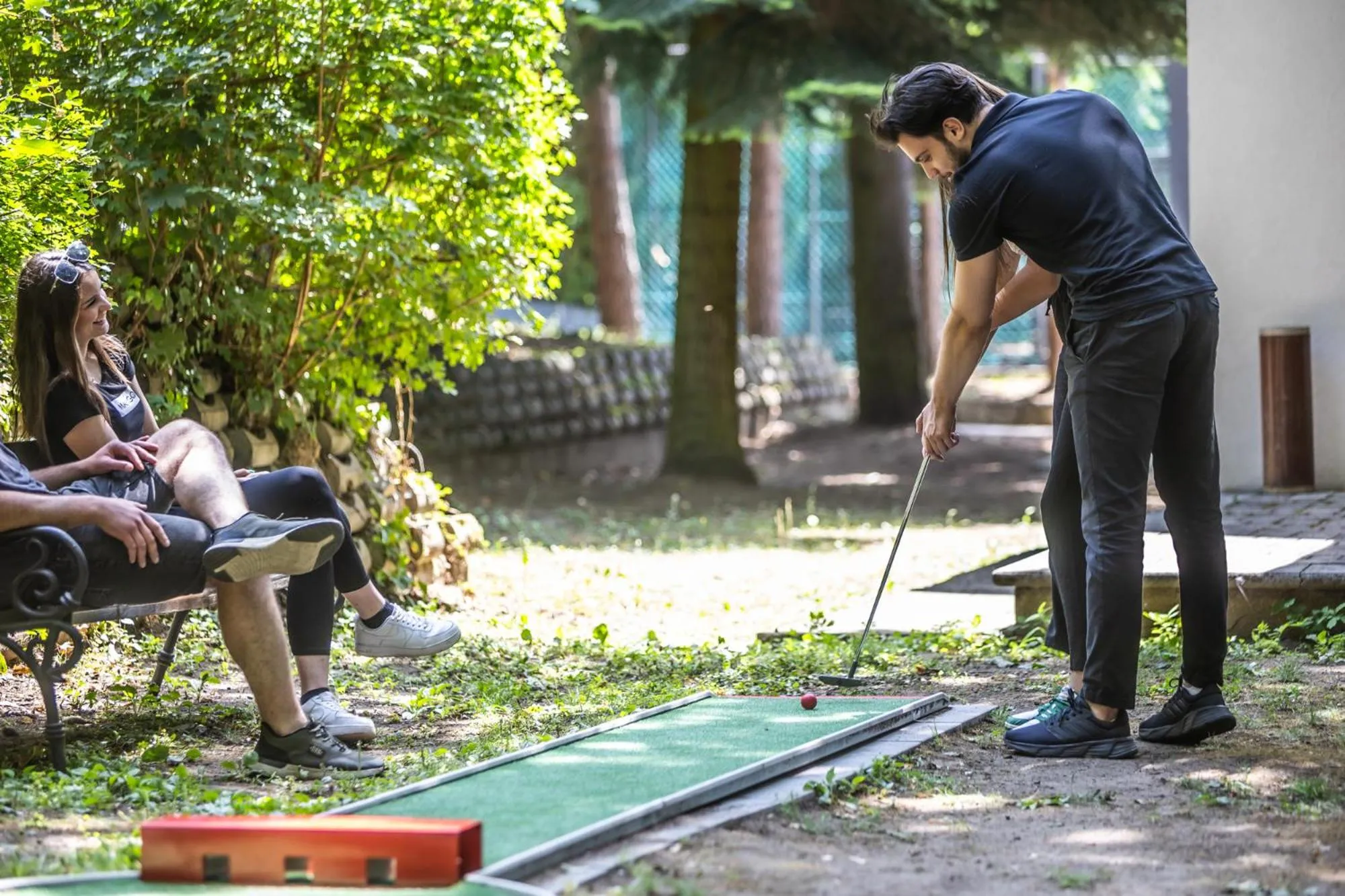People in 4 Évszak Völgyhotel
