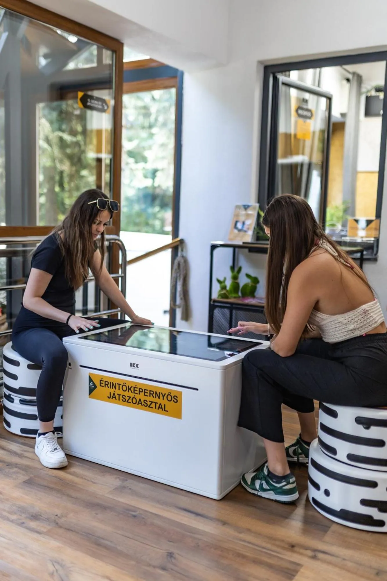 People in 4 Évszak Völgyhotel