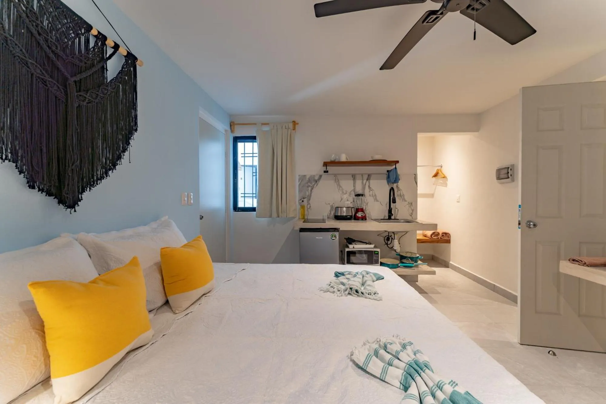 Photo of the whole room, Bed in Casa Yako