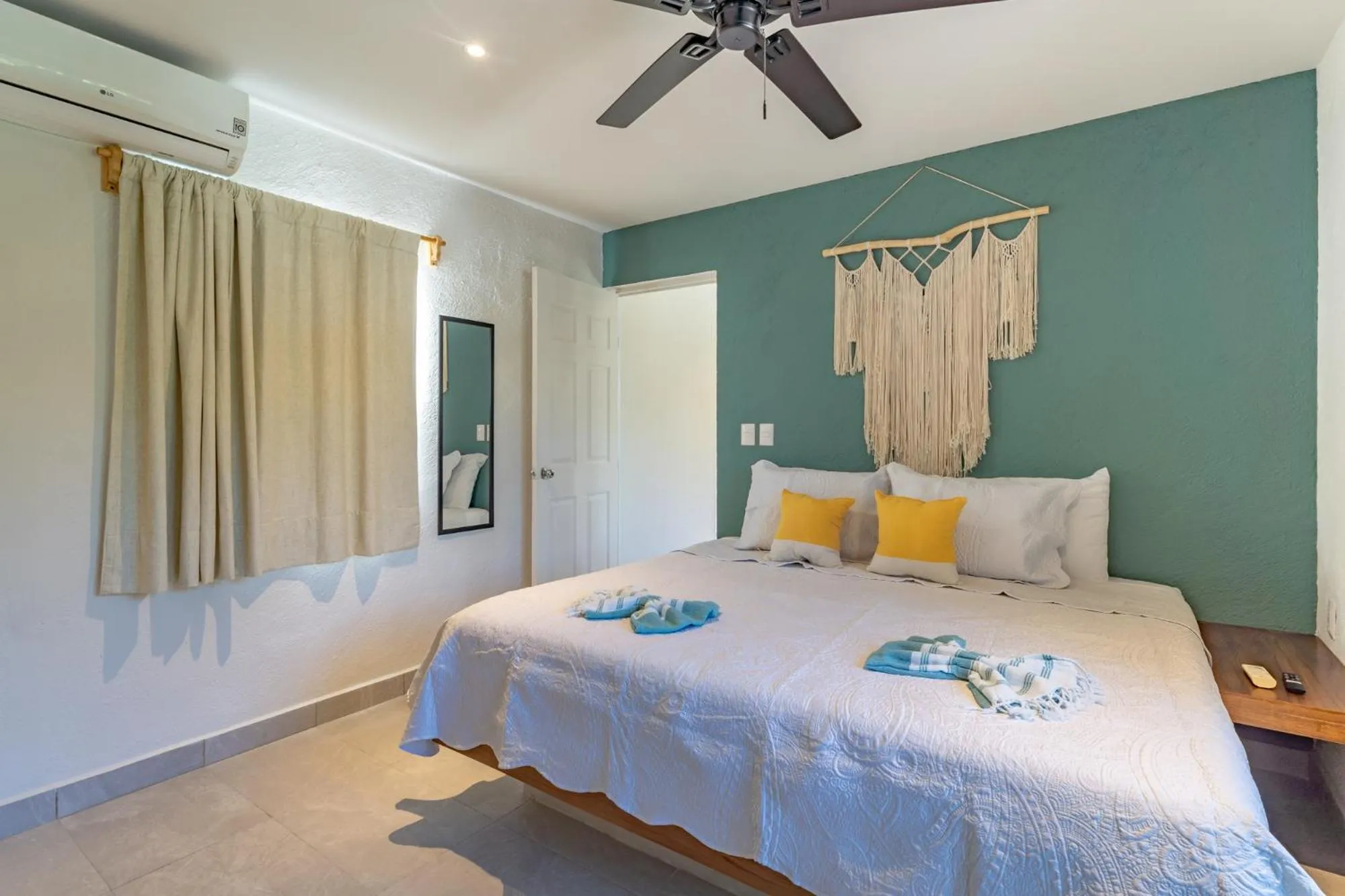 Photo of the whole room, Bed in Casa Yako