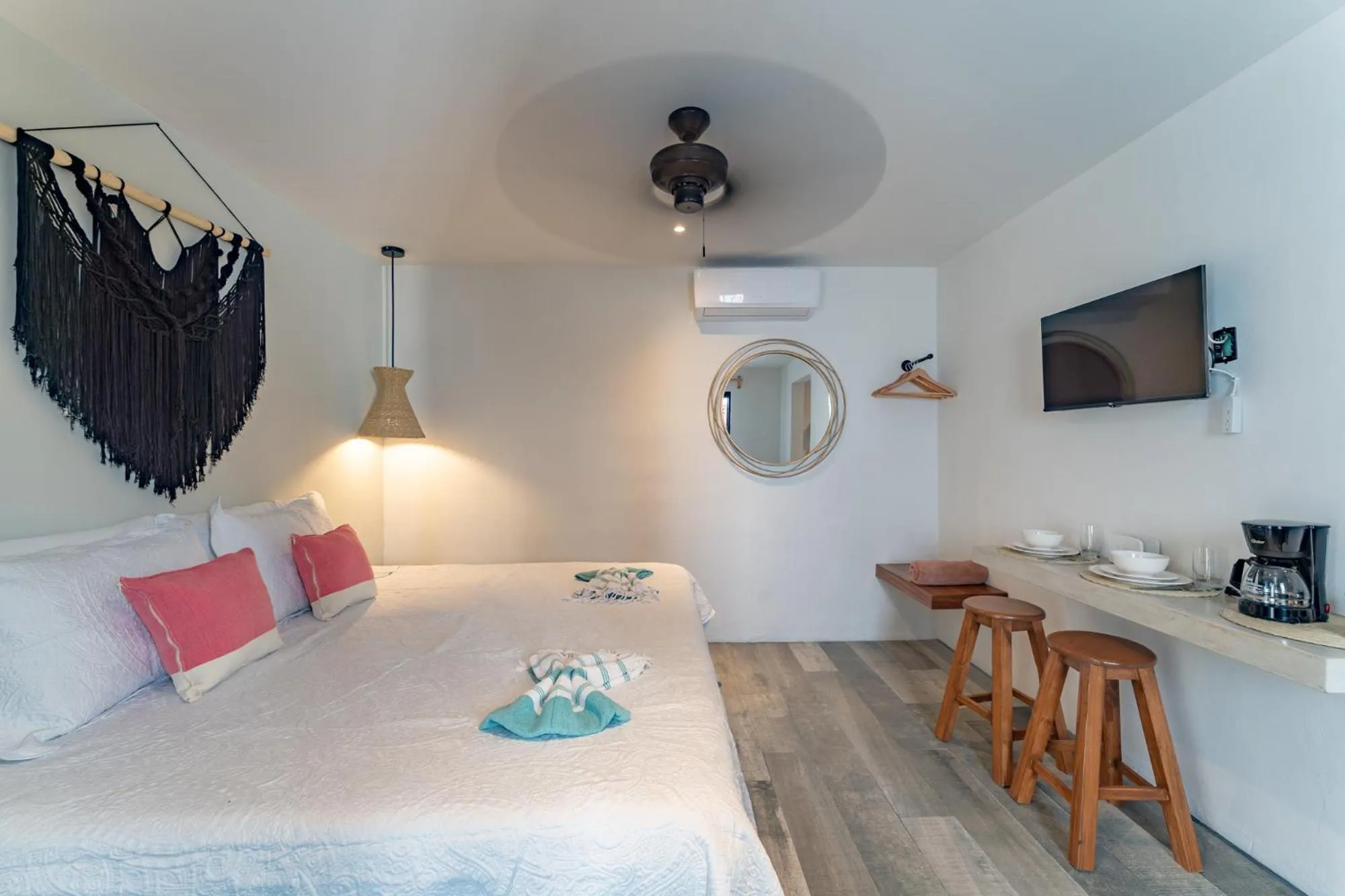 Photo of the whole room, Bed in Casa Yako