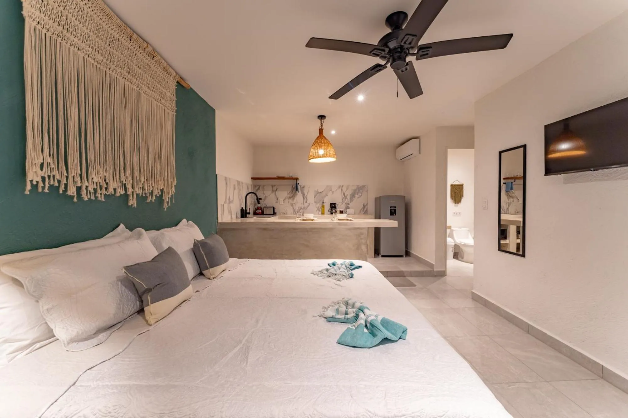 Photo of the whole room, Bed in Casa Yako