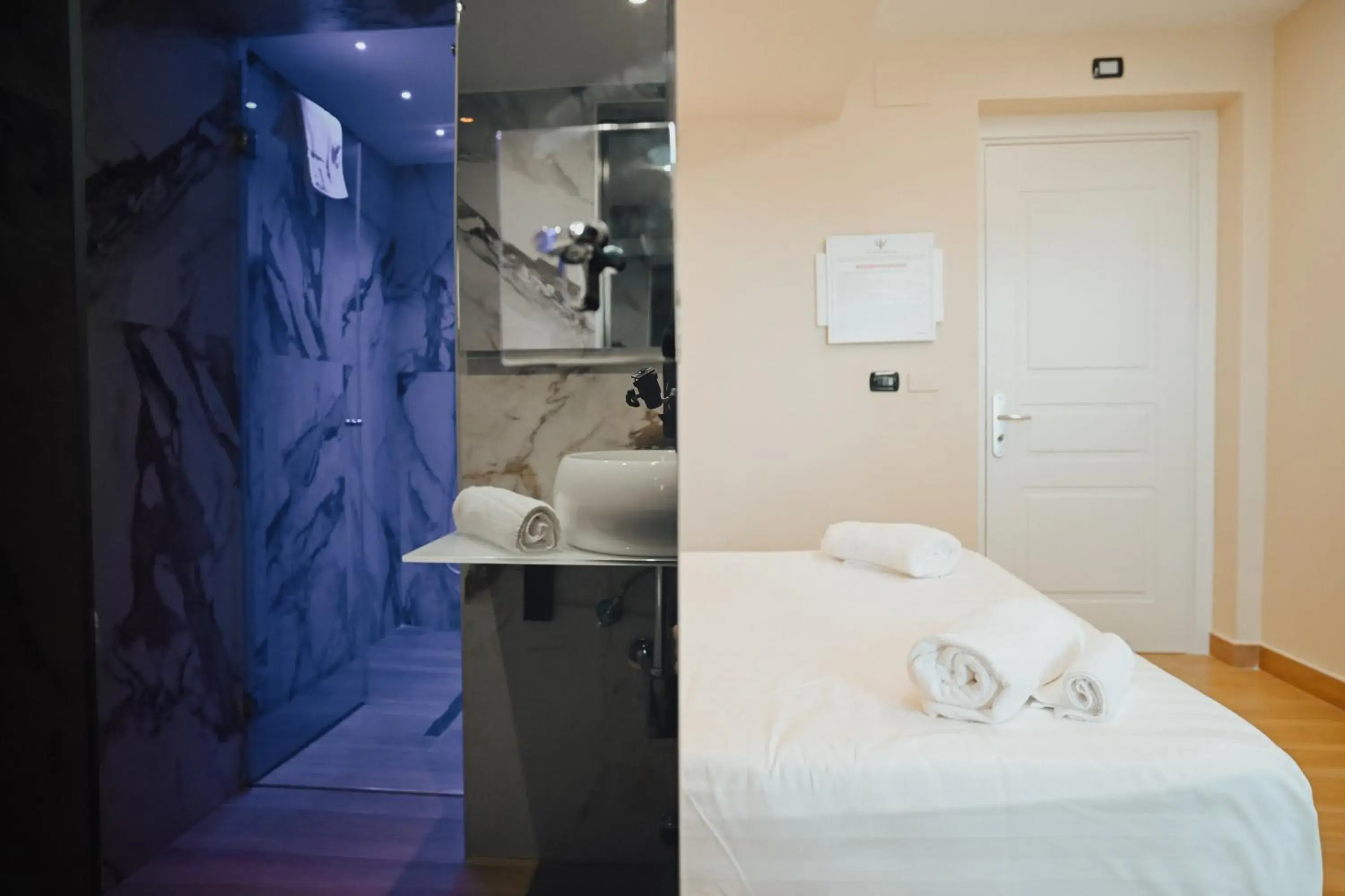 Comfort Double Room in Puteoli Palace Hotel Comfort Double Room in Puteoli Palace Hotel