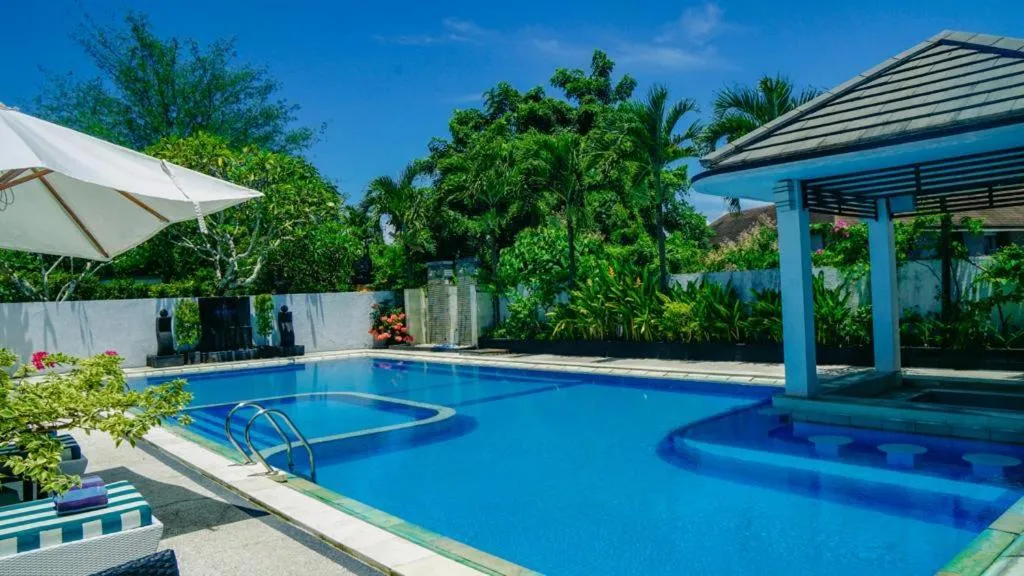 Swimming pool in Aldeoz Villa Nusa Dua