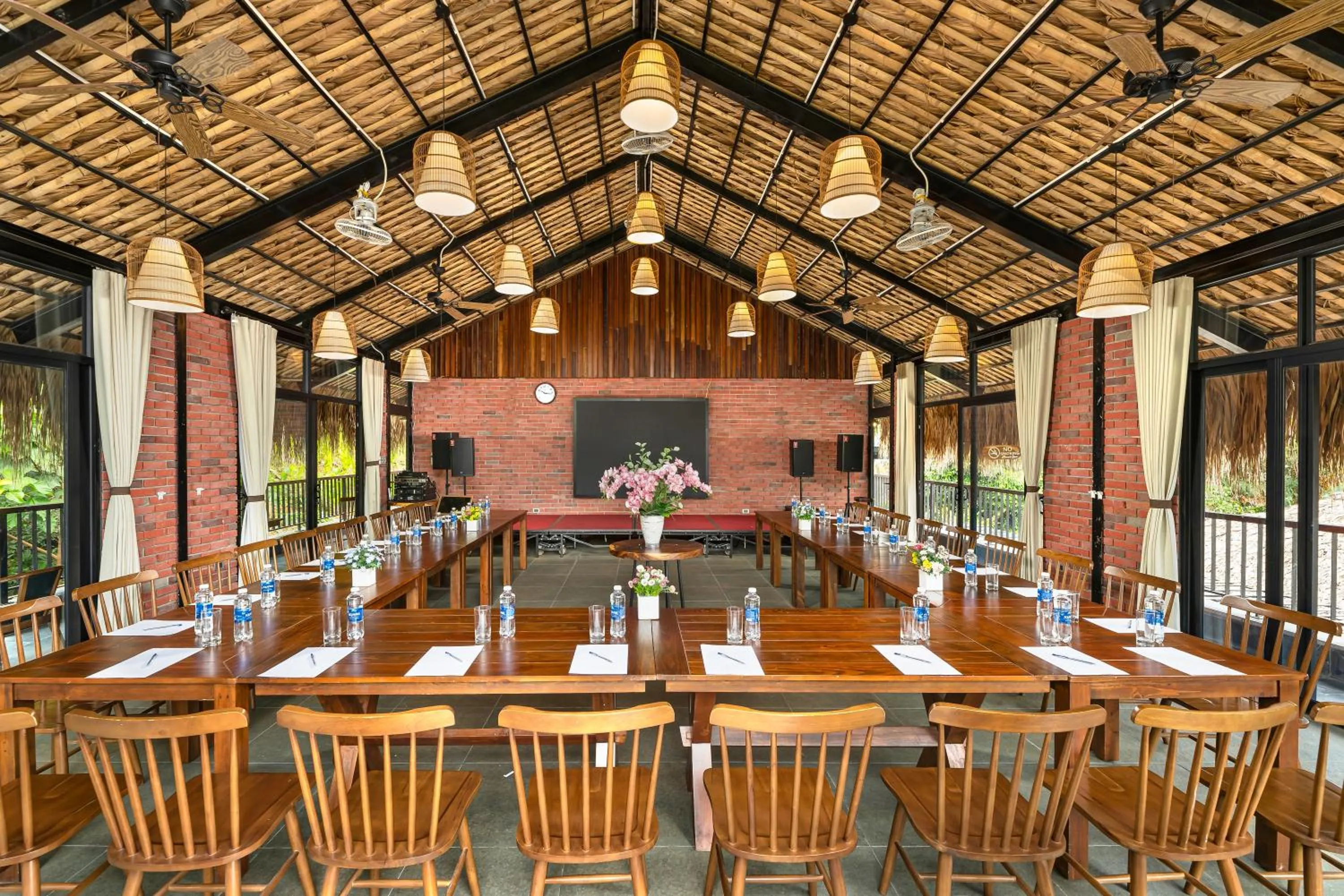 Restaurant/places to eat in PU LUONG BOCBANDI RETREAT