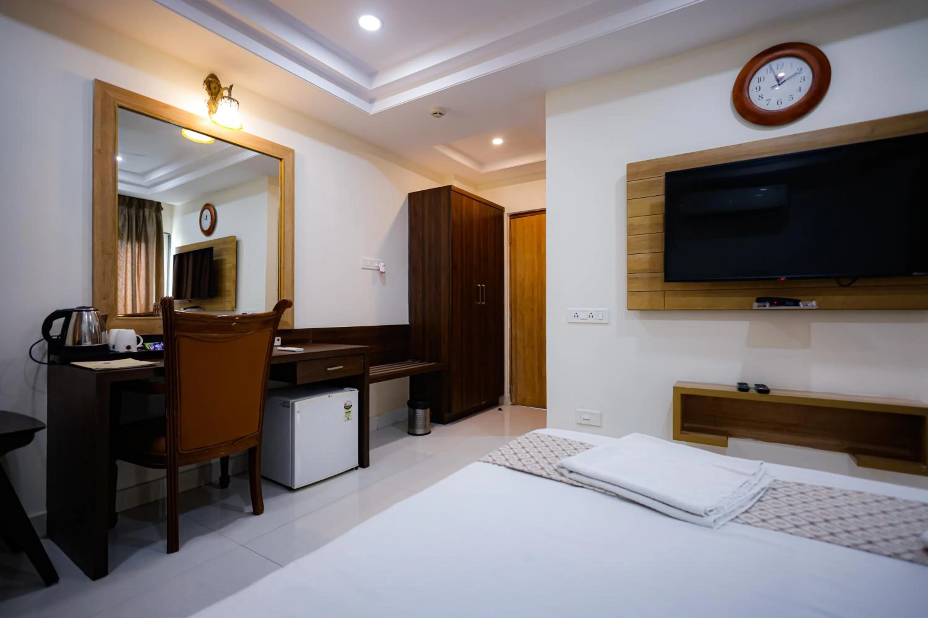 Photo of the whole room, Bed in M Square Hotel