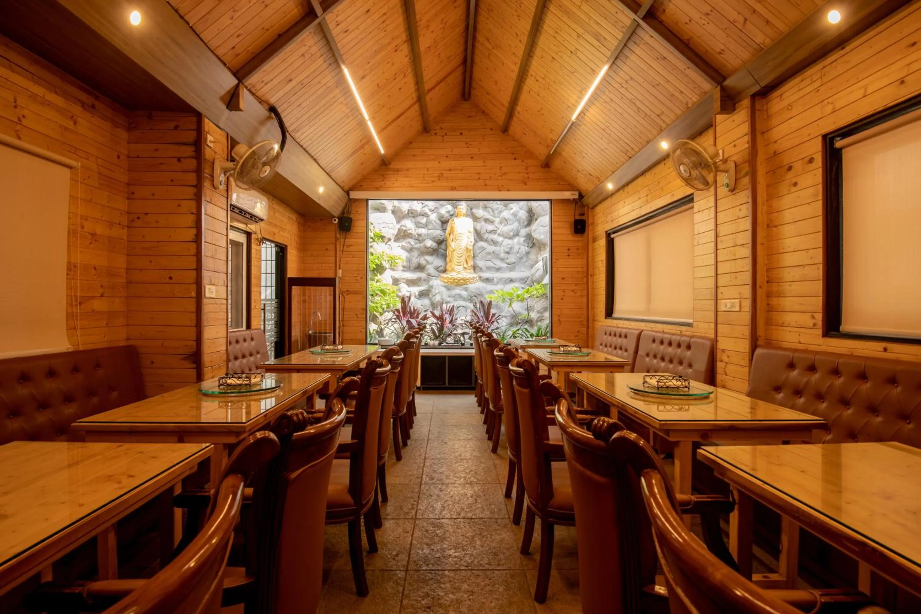 Restaurant/places to eat in M Square Hotel