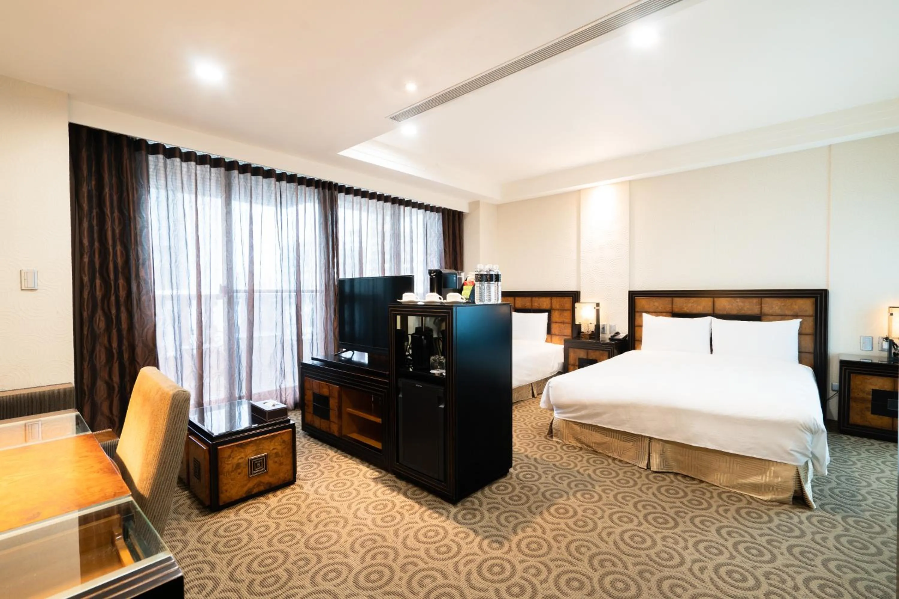 Photo of the whole room, Bed in XINSHE Hotel - Linsen