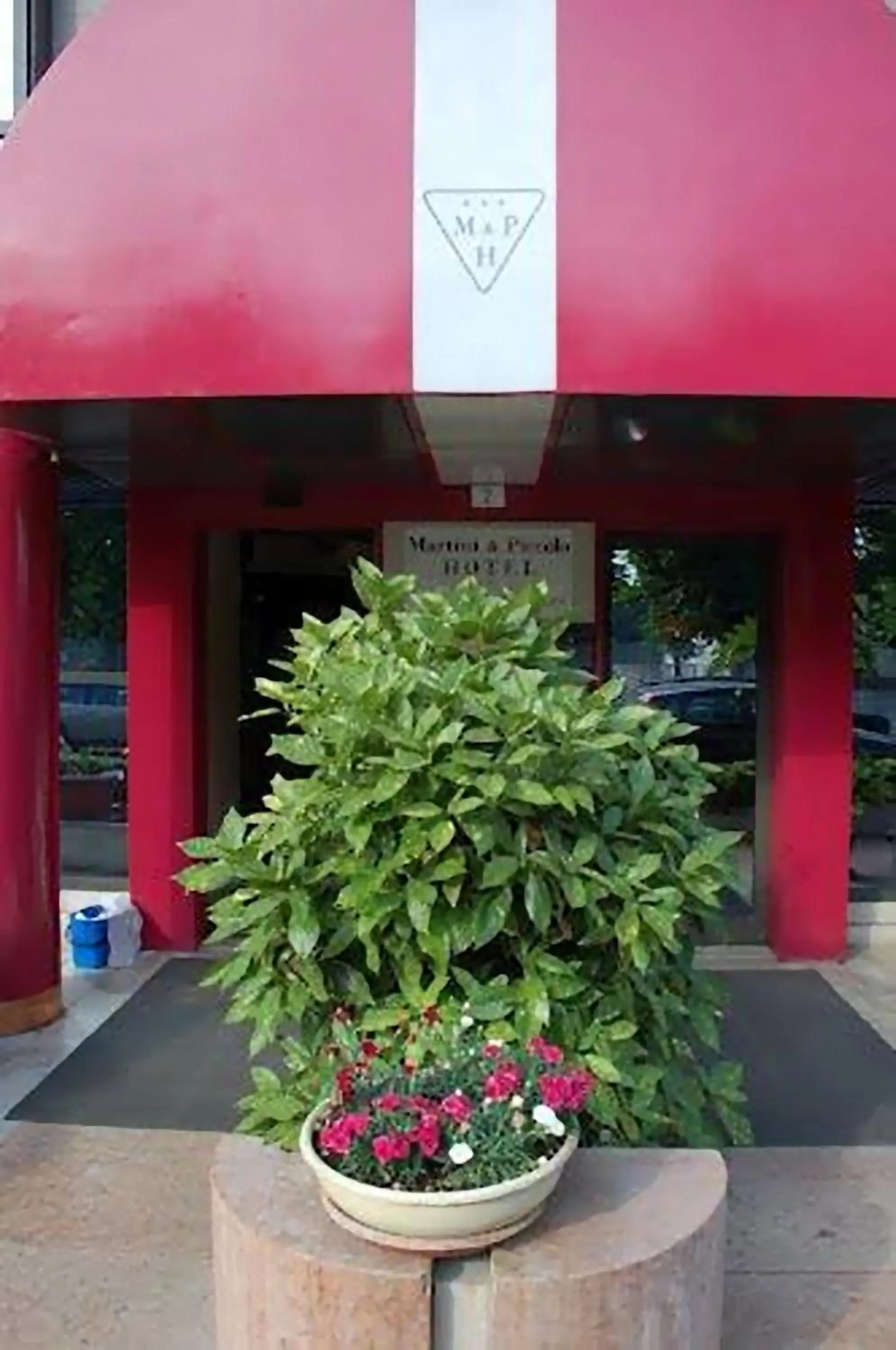 Facade/entrance in Hotel Martini