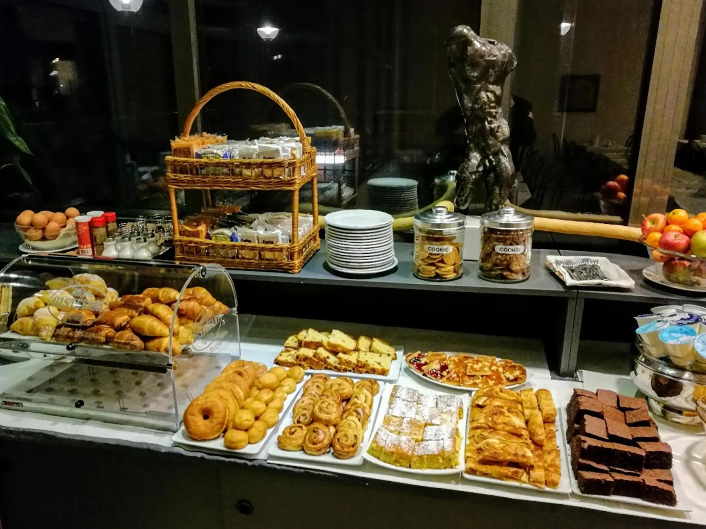 Buffet breakfast in Hotel Martini