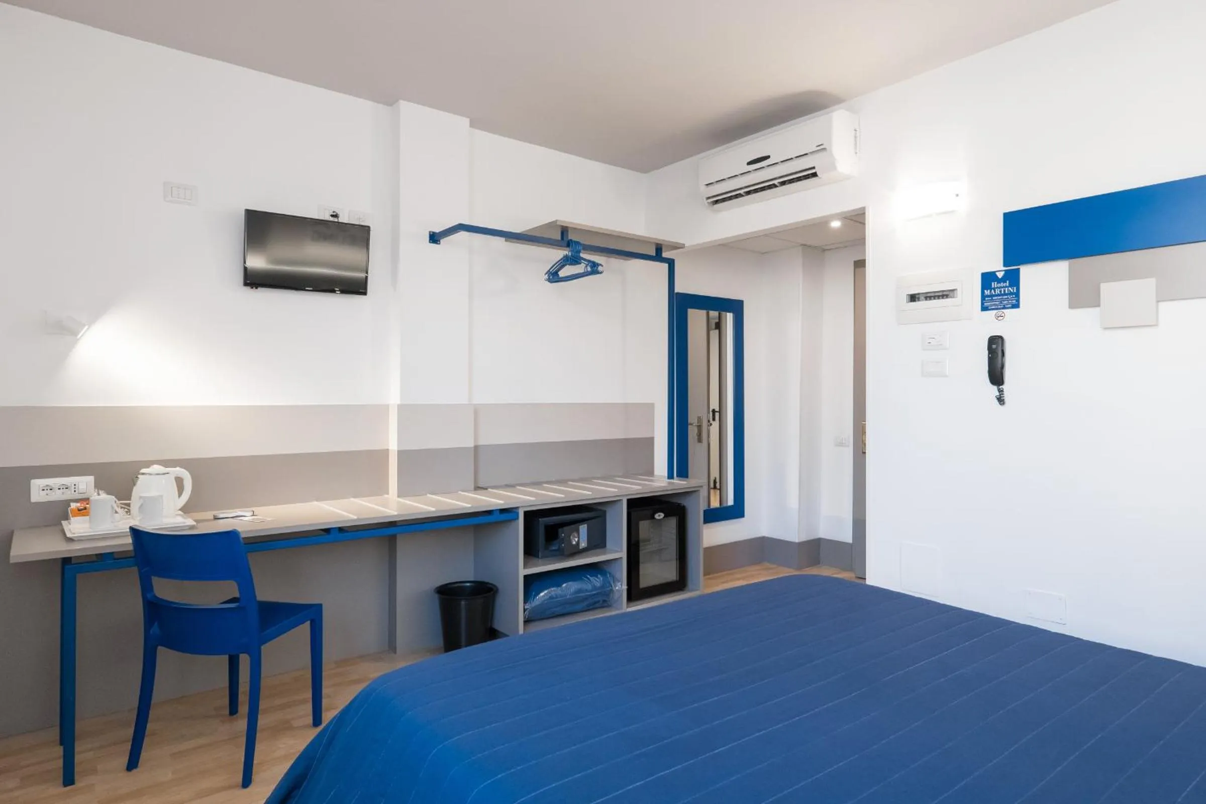 Photo of the whole room, Bed in Hotel Martini