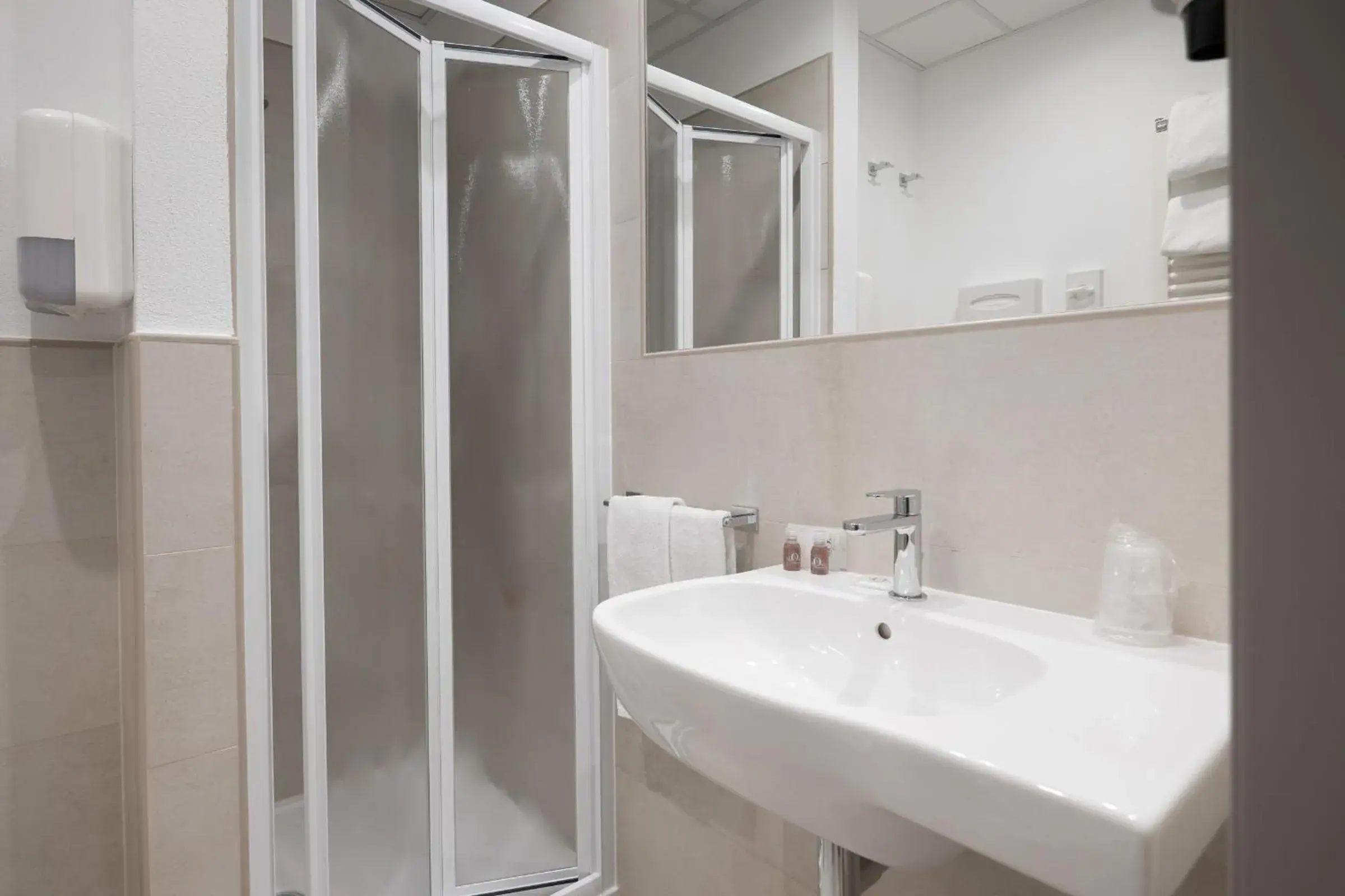 Budget Double Room in Hotel Martini Budget Double Room in Hotel Martini