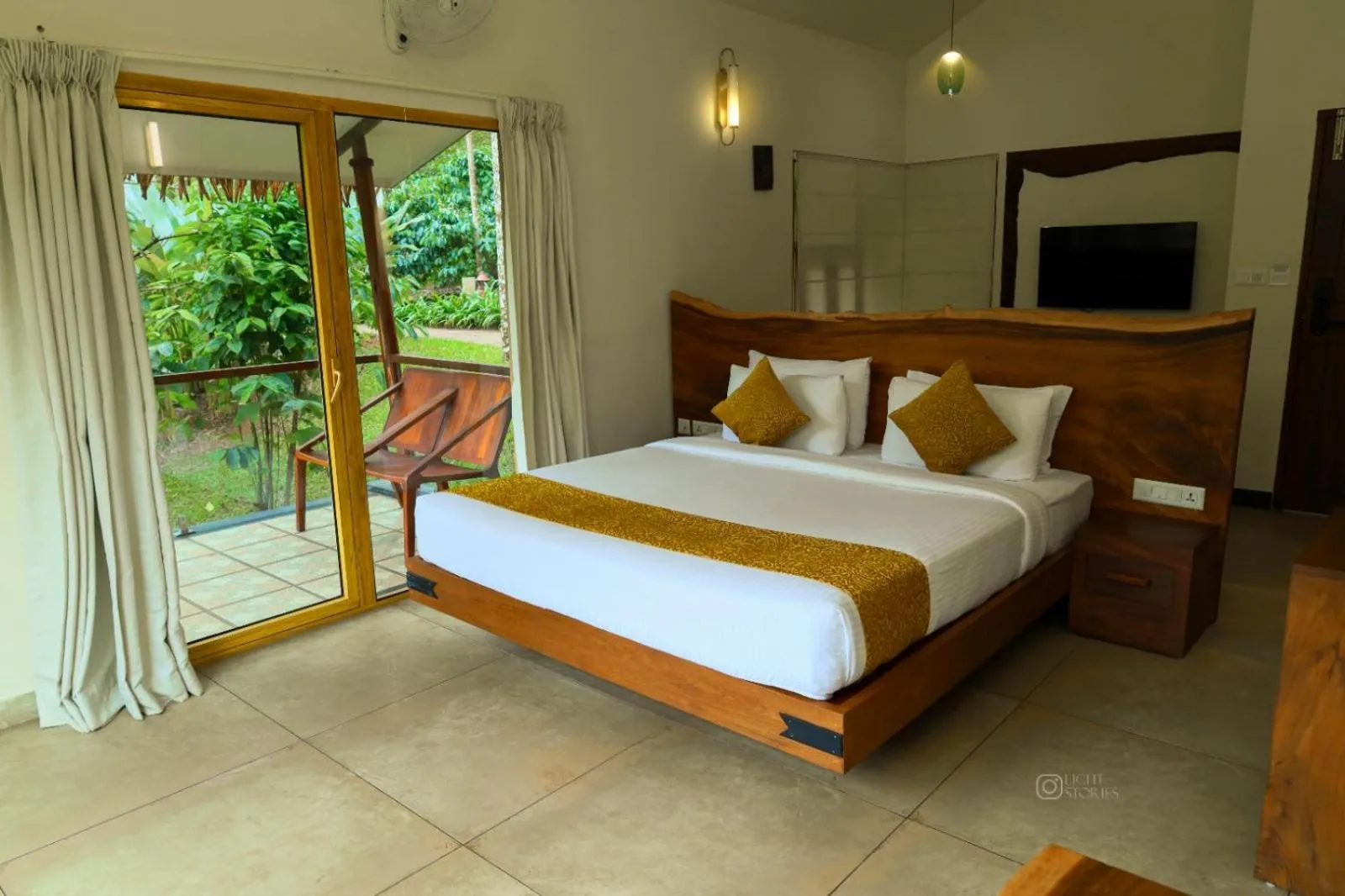 Bedroom, Bed in Maple Ash Resort