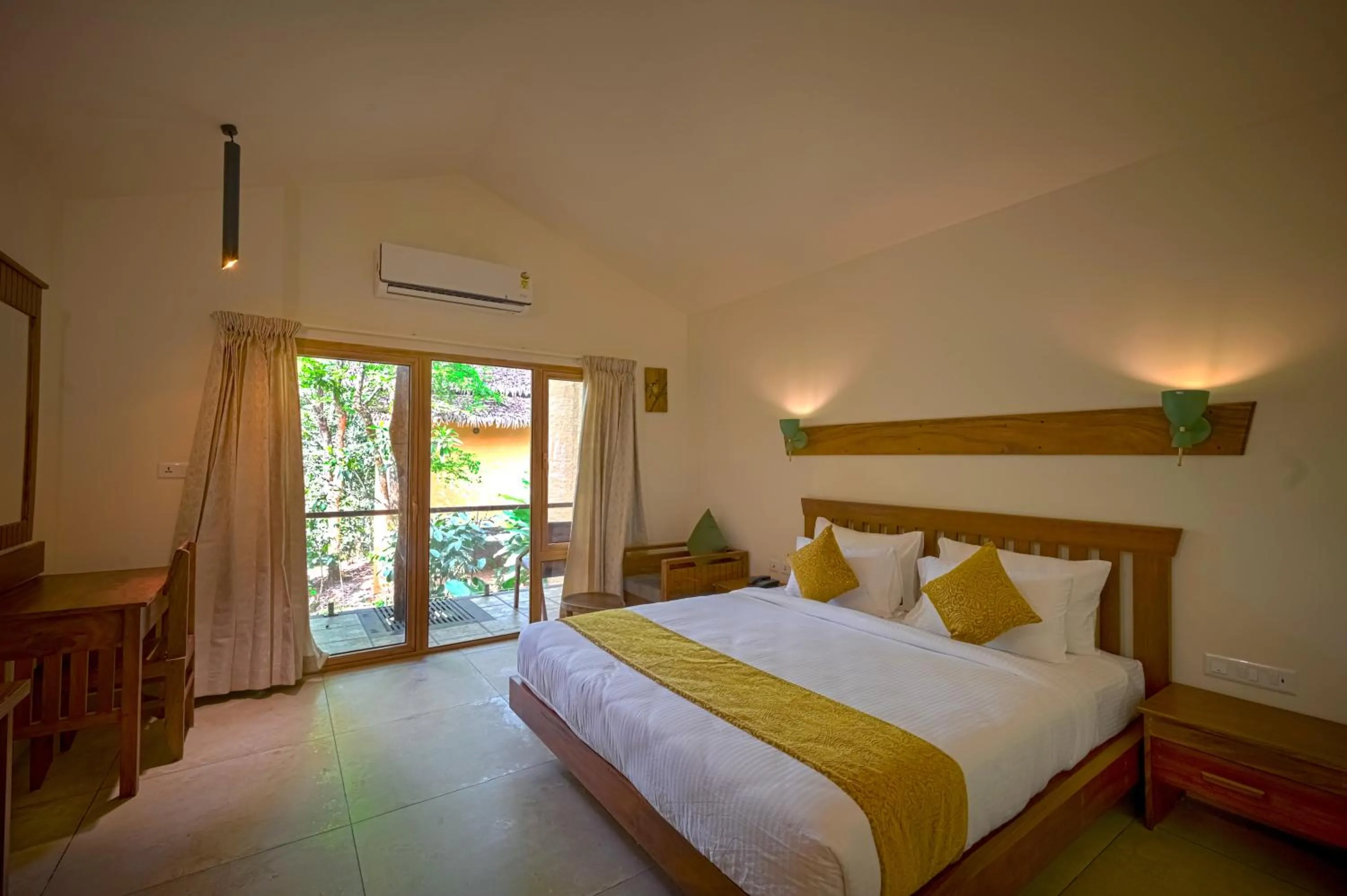 Bedroom, Bed in Maple Ash Resort