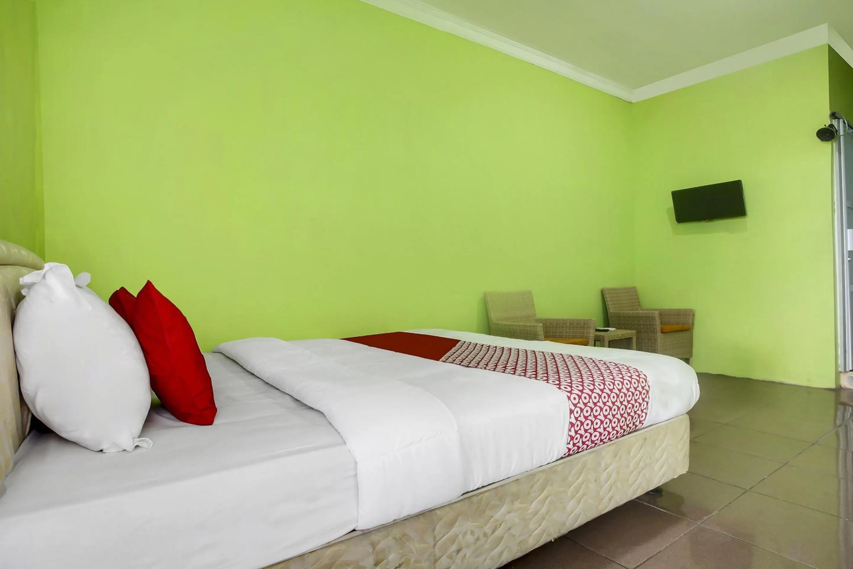 Bedroom, Bed in Hotel O Cottage Putra Mutun Beach