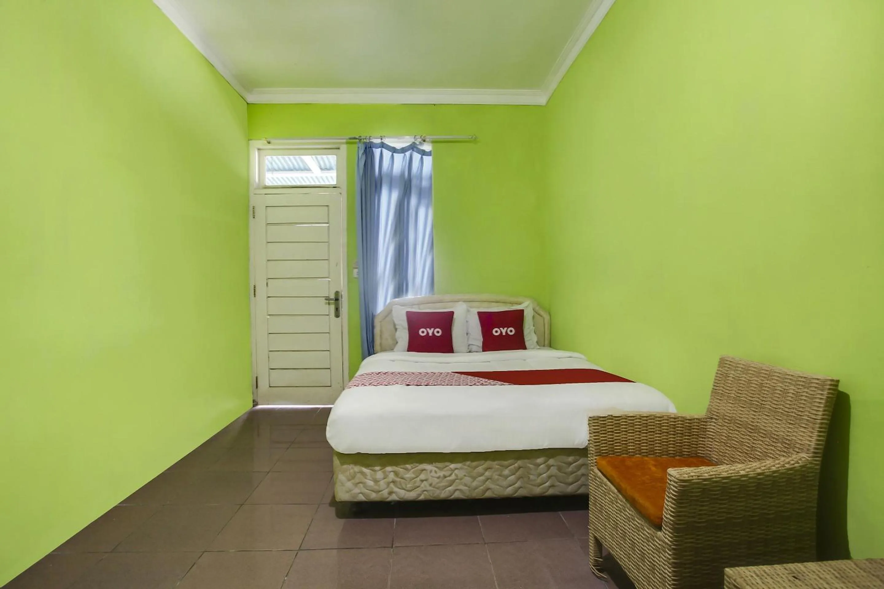 Bedroom, Bed in Hotel O Cottage Putra Mutun Beach