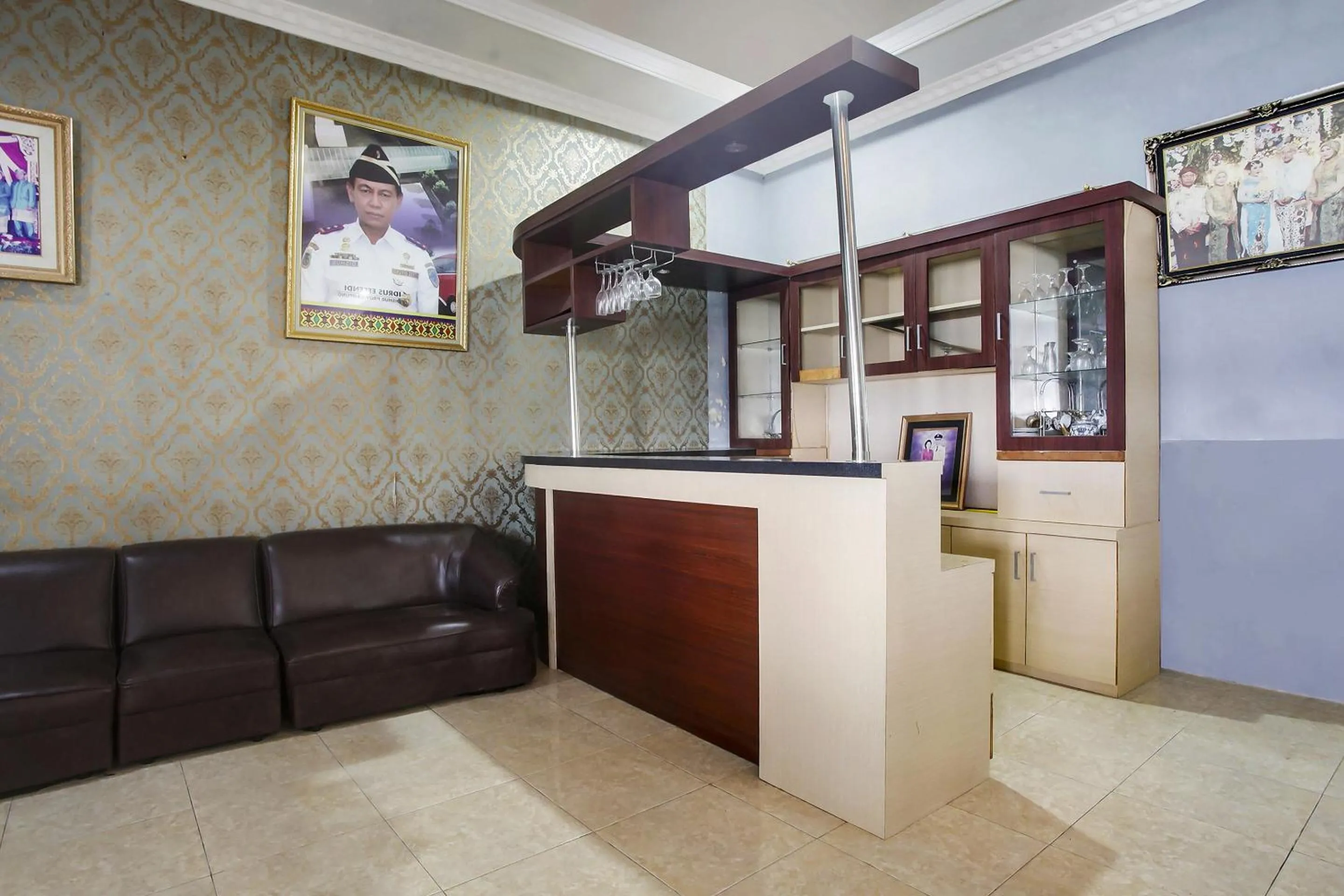 Lobby or reception in Hotel O Cottage Putra Mutun Beach