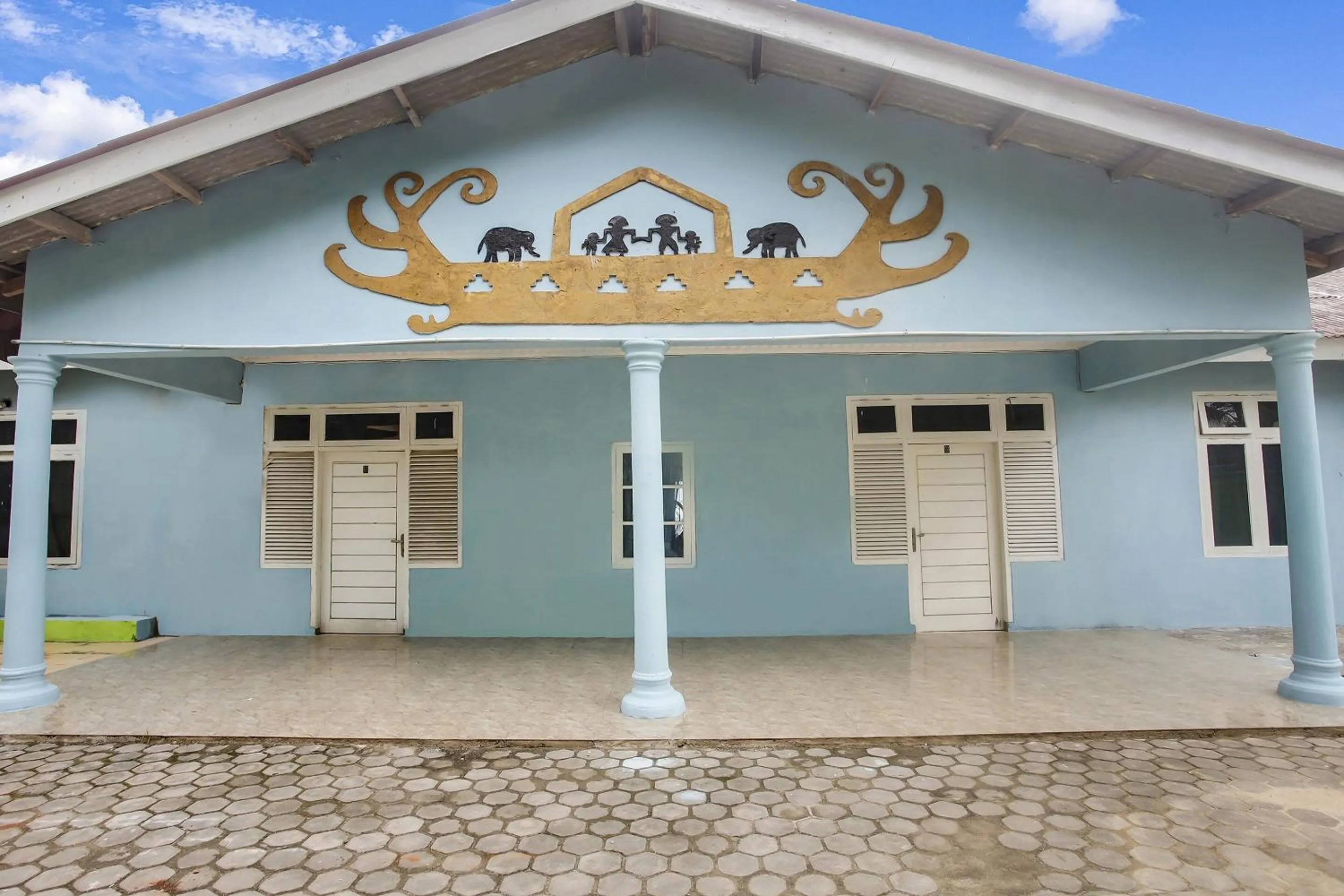 Facade/entrance in Hotel O Cottage Putra Mutun Beach