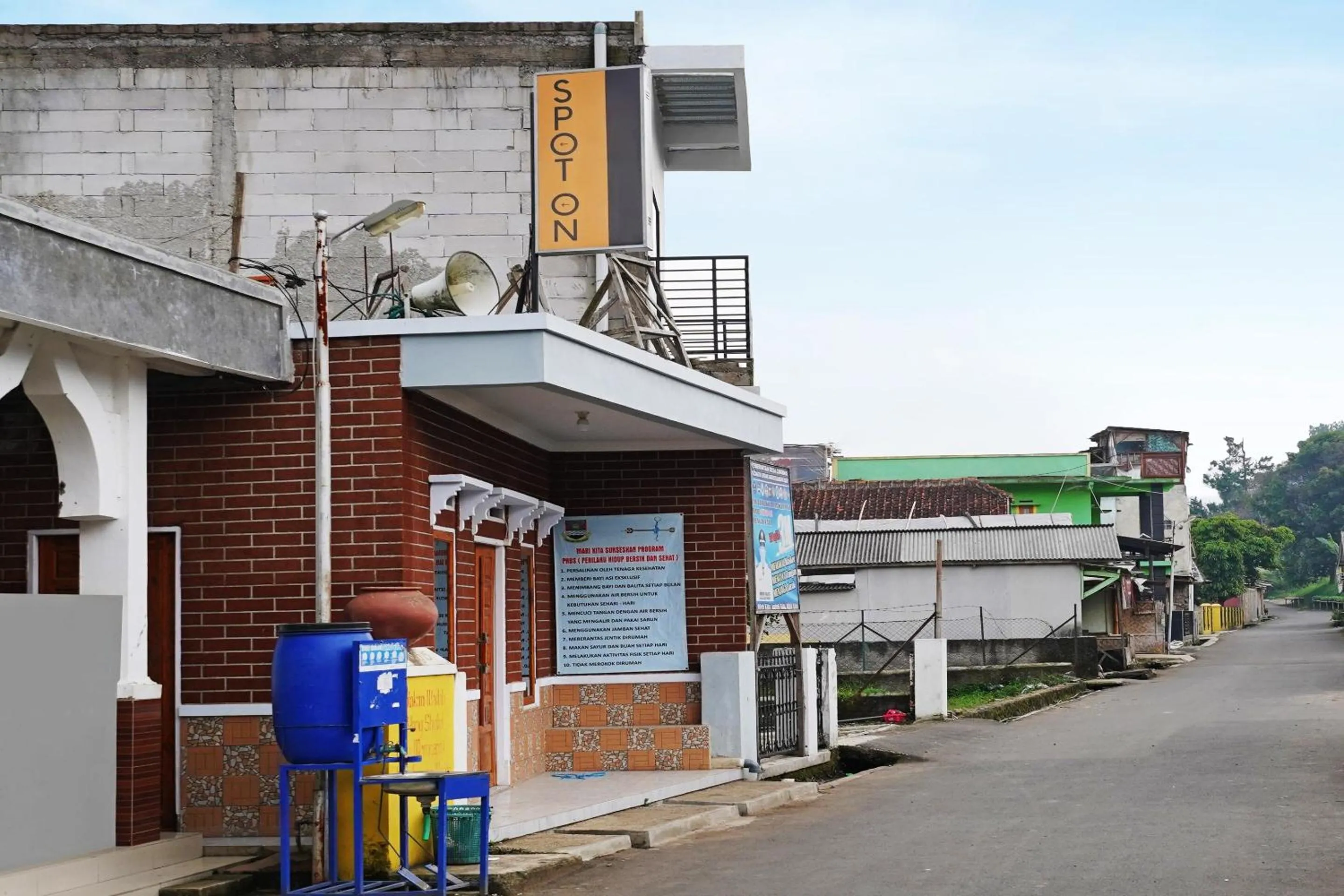 Facade/entrance in OYO Homes 91006 Eco Tourism Desa Cibodas Areng 5 Syariah