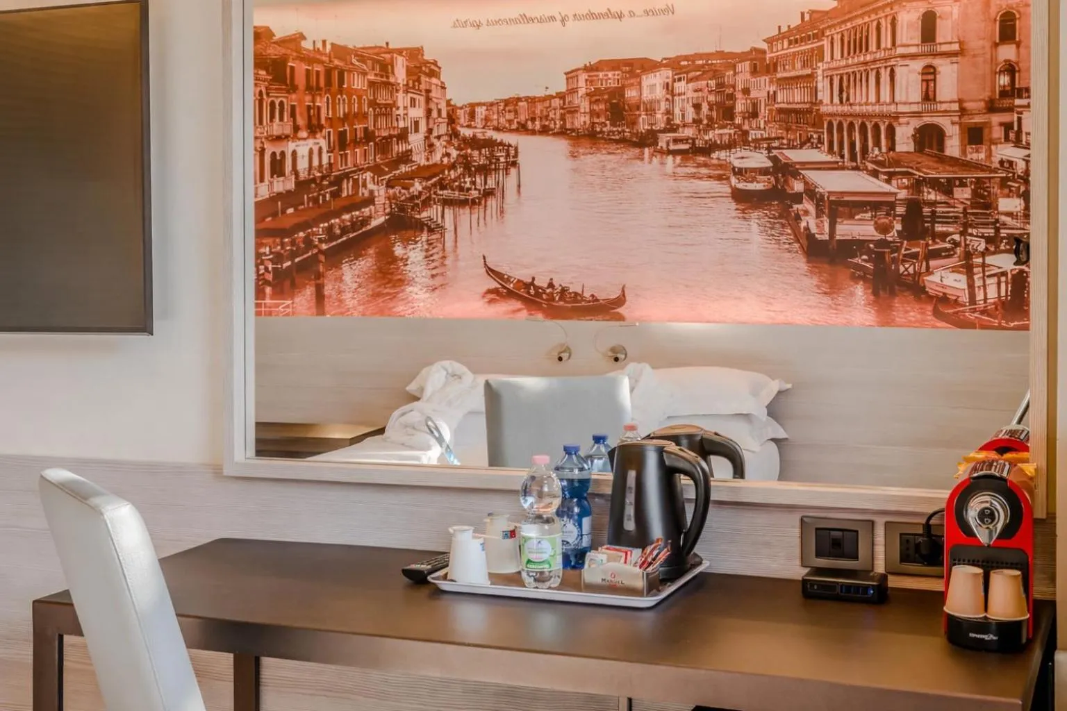 Bedroom in Antony Hotel - Venice Airport