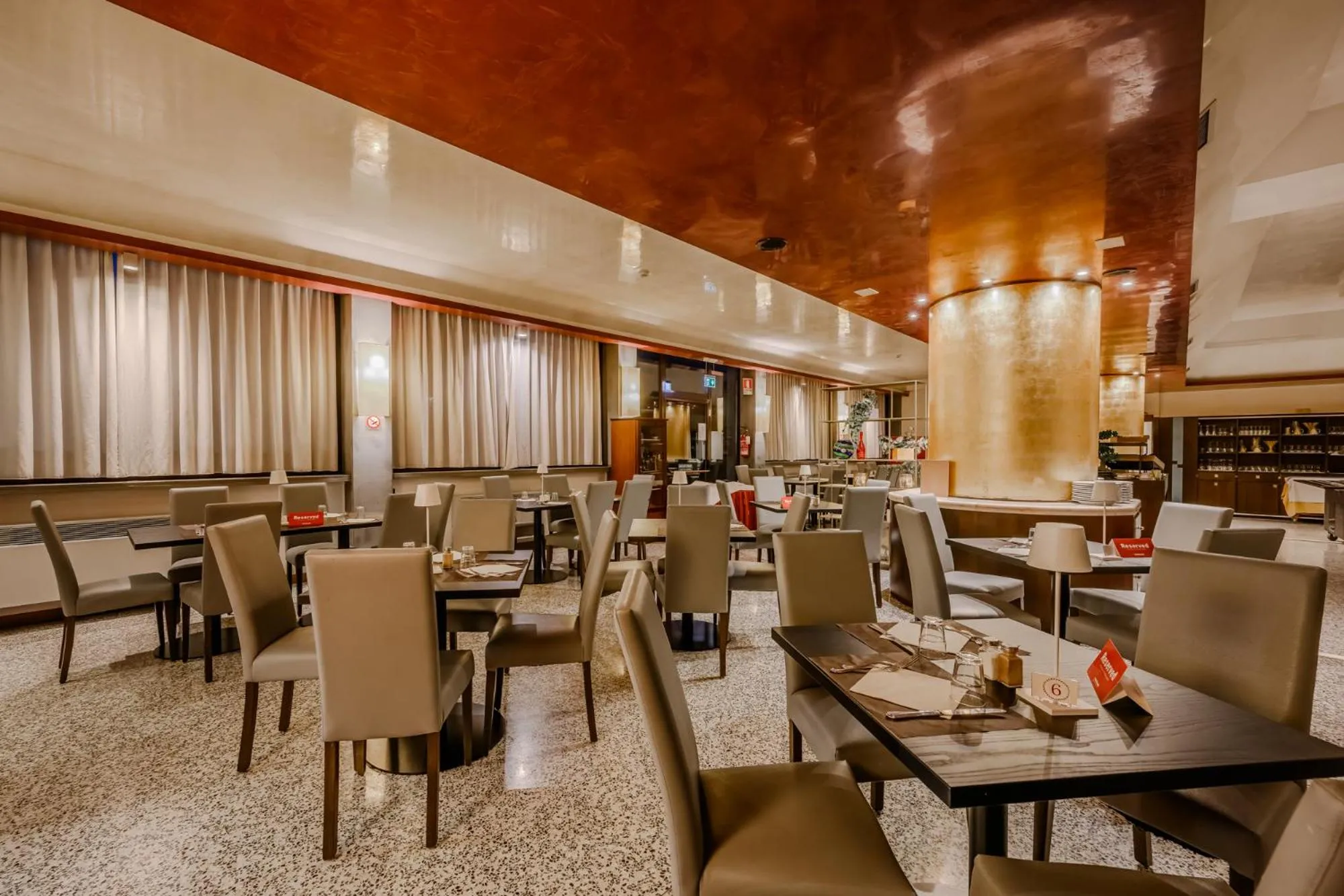 Restaurant/places to eat in Antony Hotel - Venice Airport