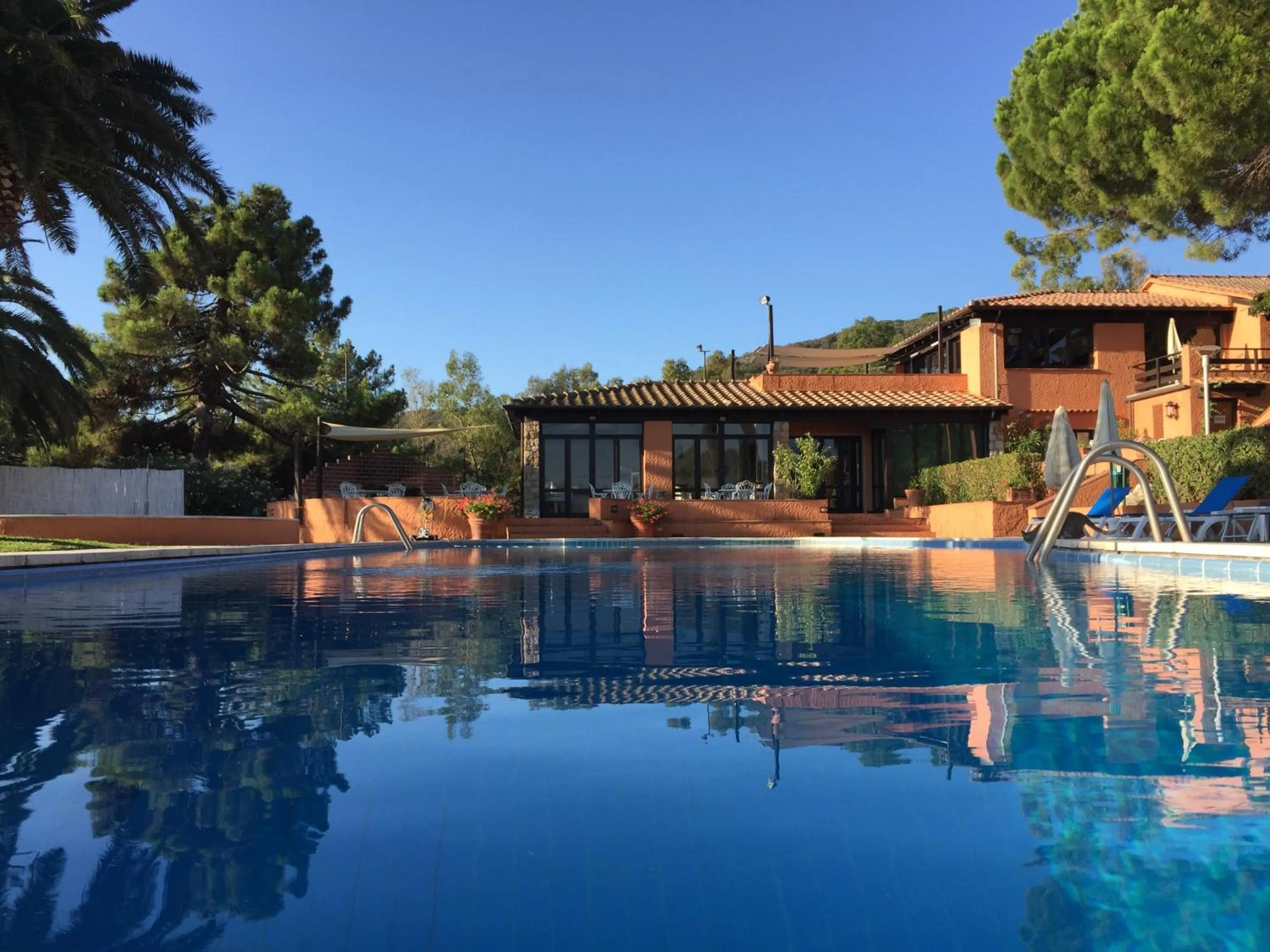 Swimming pool in Resort Le Picchiaie