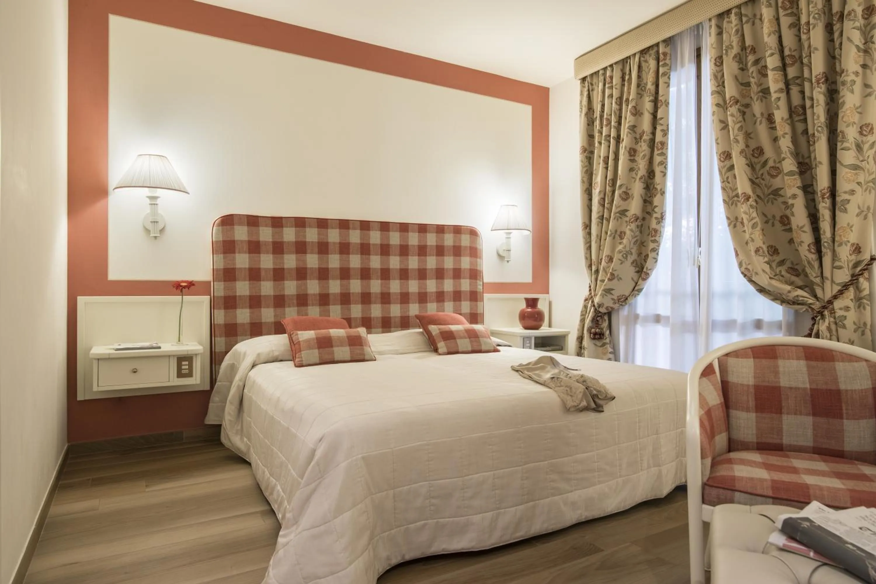 Photo of the whole room, Bed in Relais Santa Chiara Hotel - Tuscany Charme